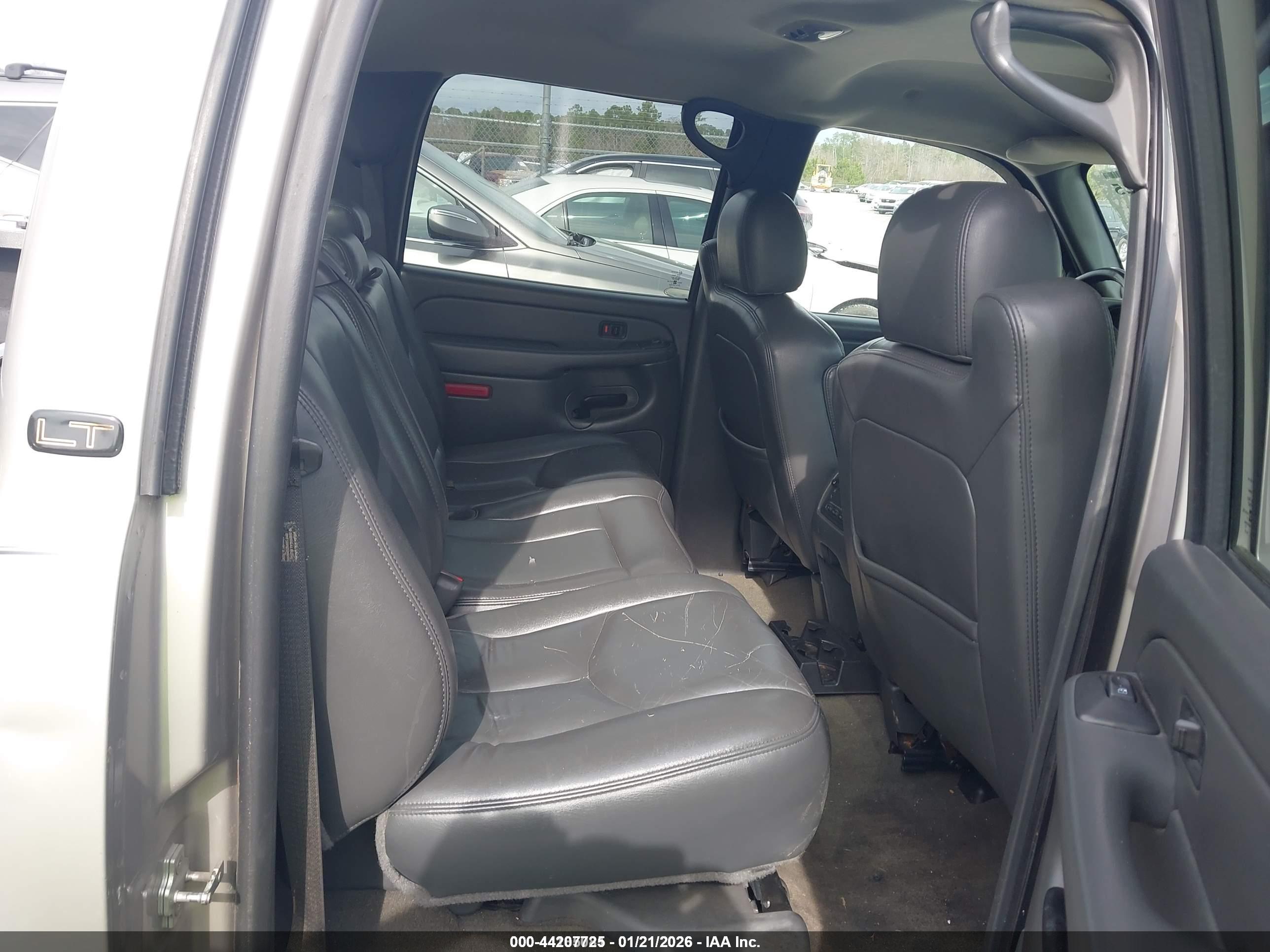 CHEVROLET SILVERADO image 8