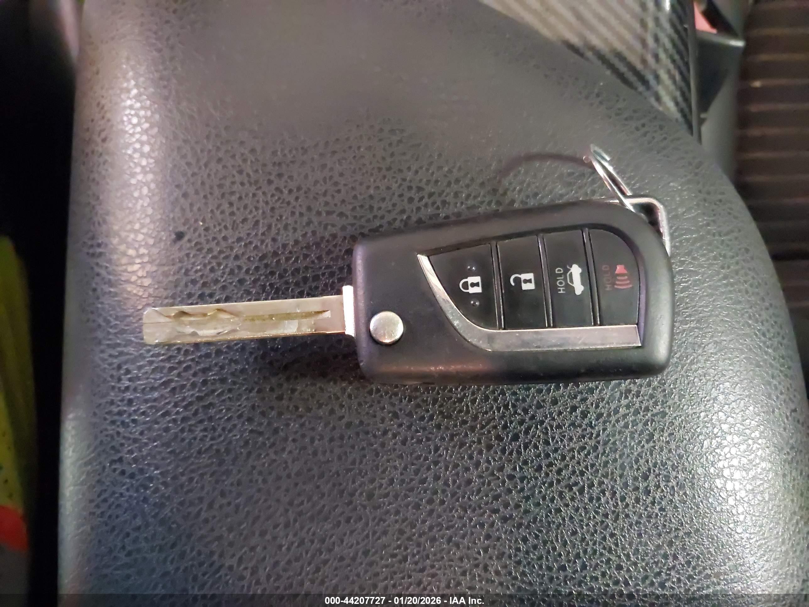 TOYOTA CAMRY image 11