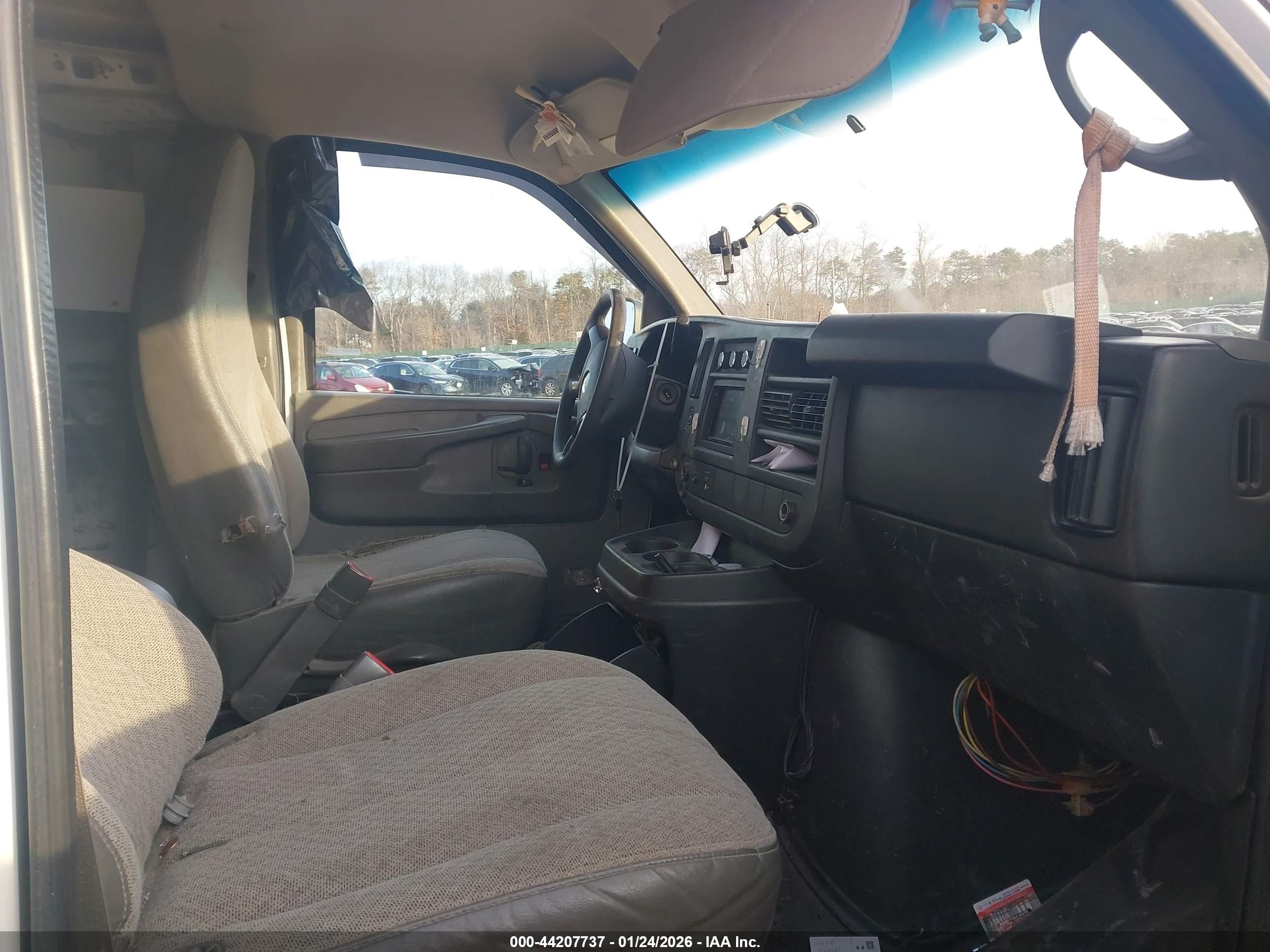 CHEVROLET EXPRESS image 5