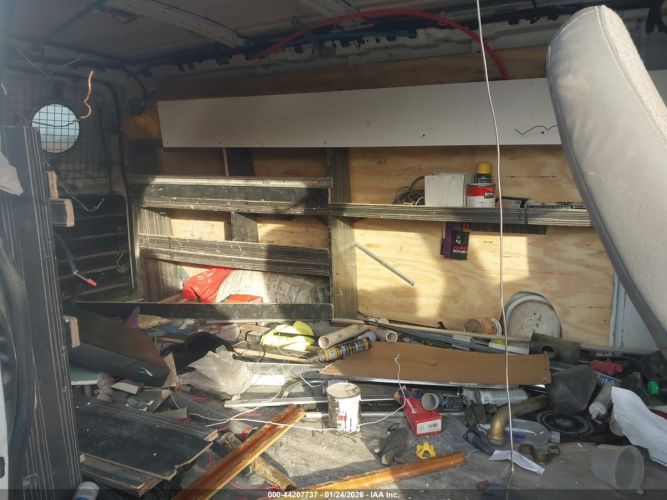 CHEVROLET EXPRESS image 8