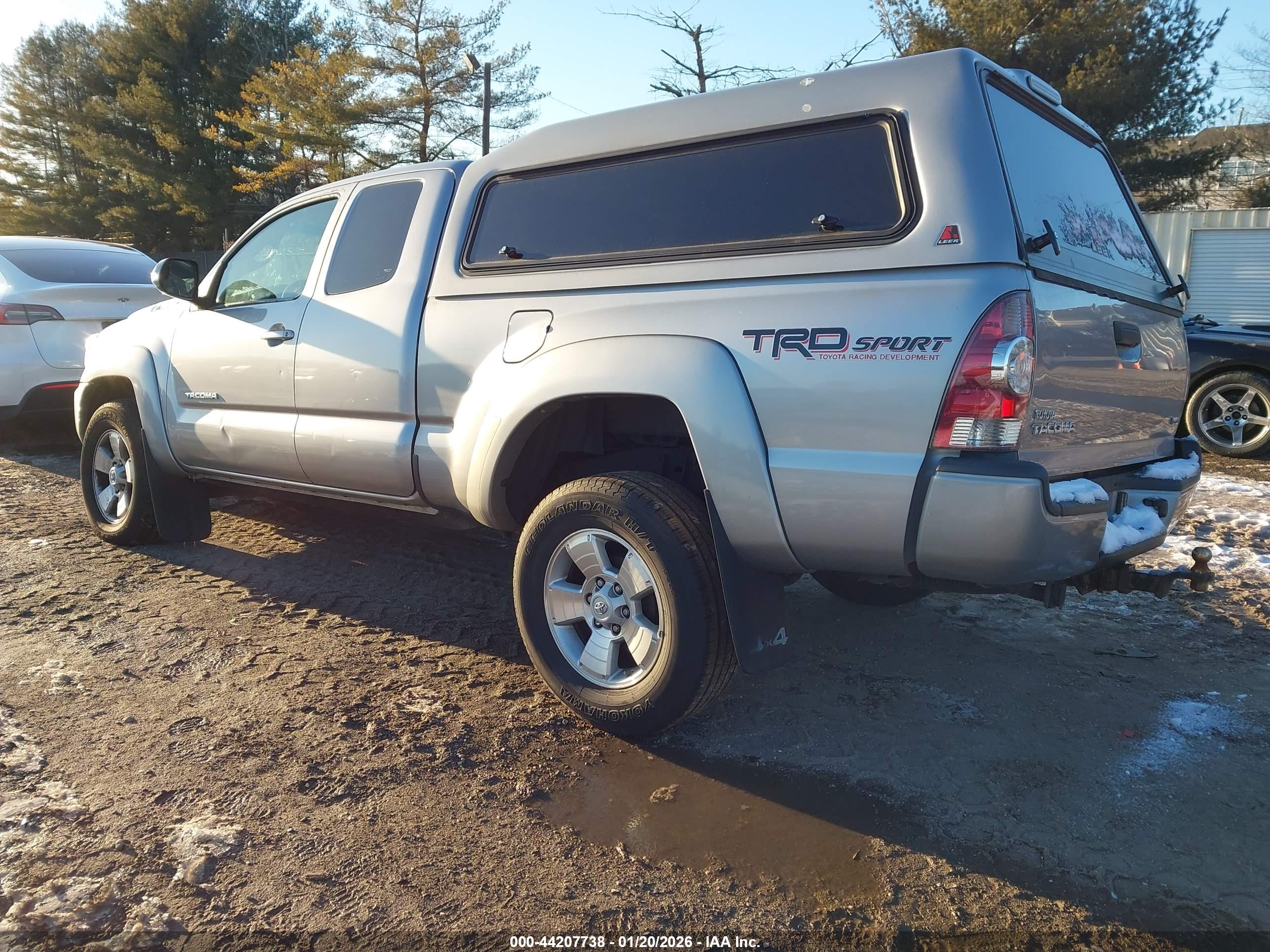 TOYOTA TACOMA image 3