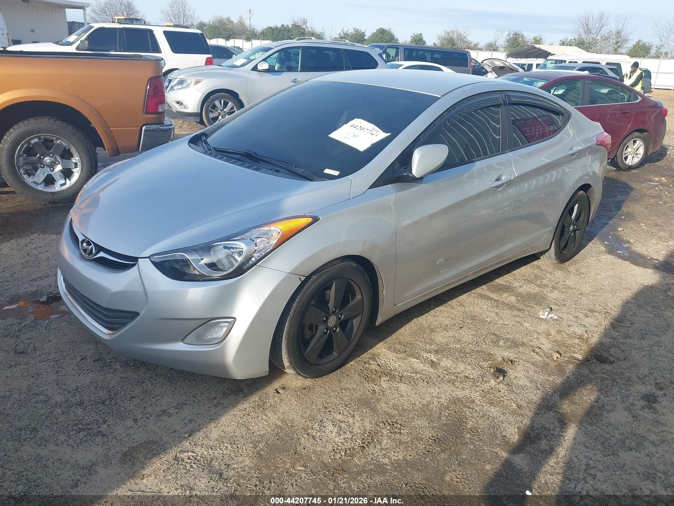 HYUNDAI ELANTRA image 2