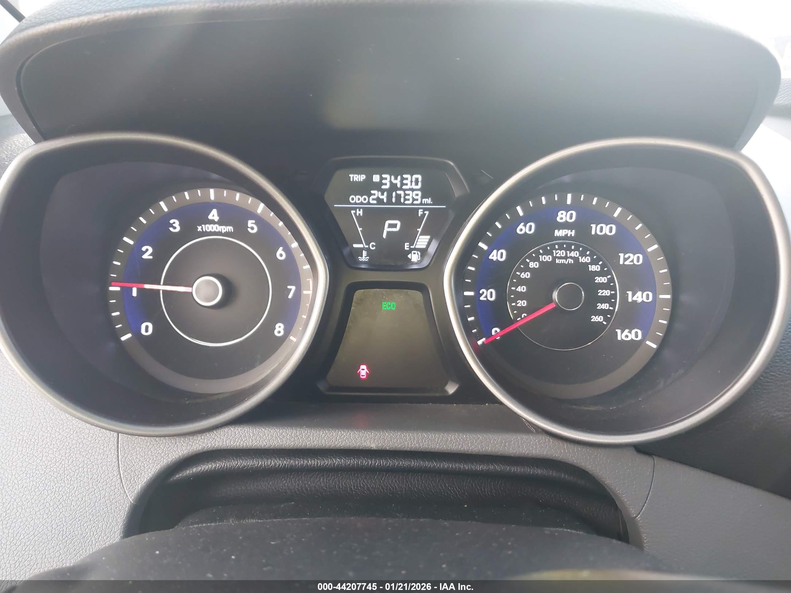 HYUNDAI ELANTRA image 7