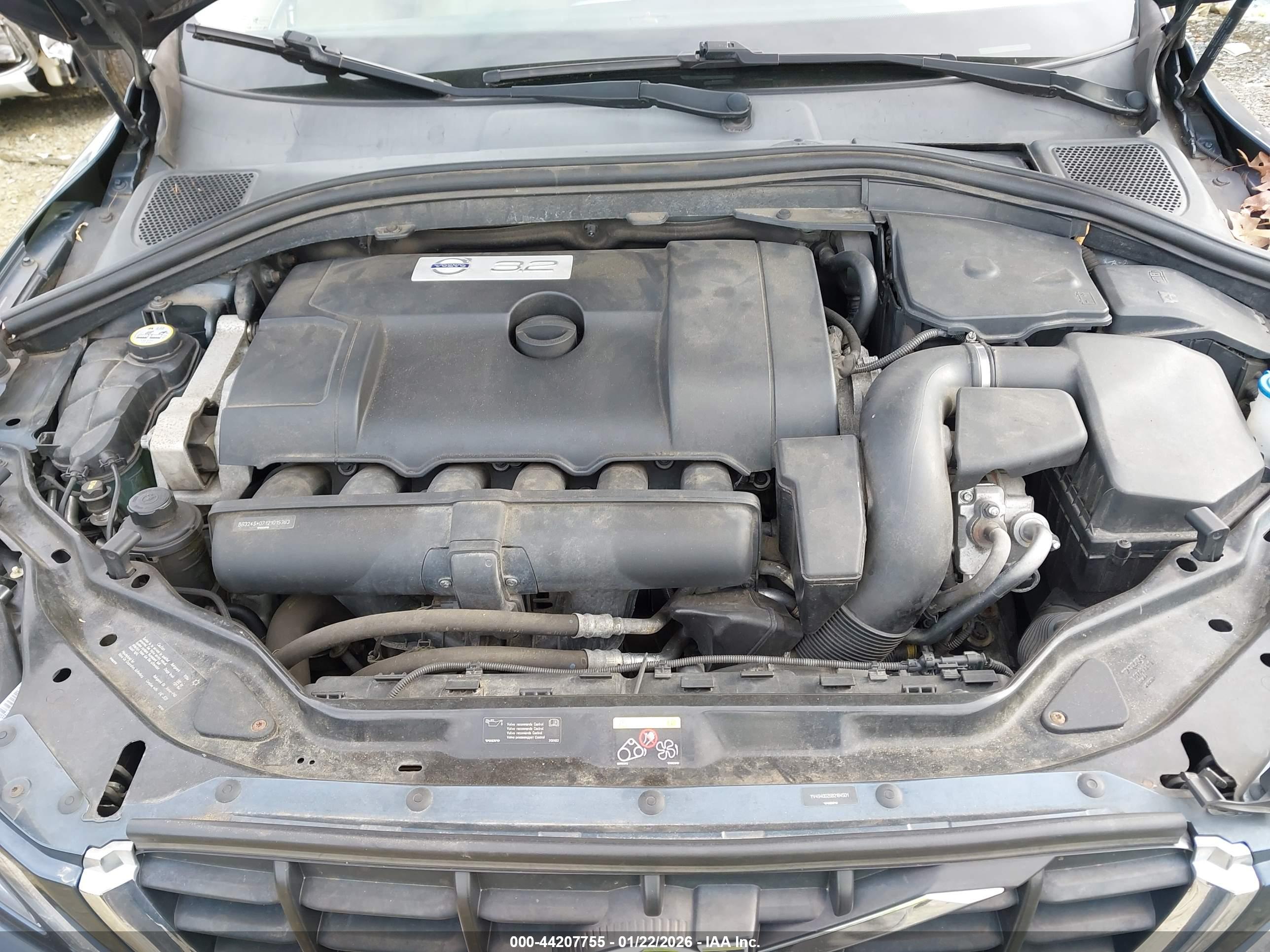VOLVO XC60 image 10