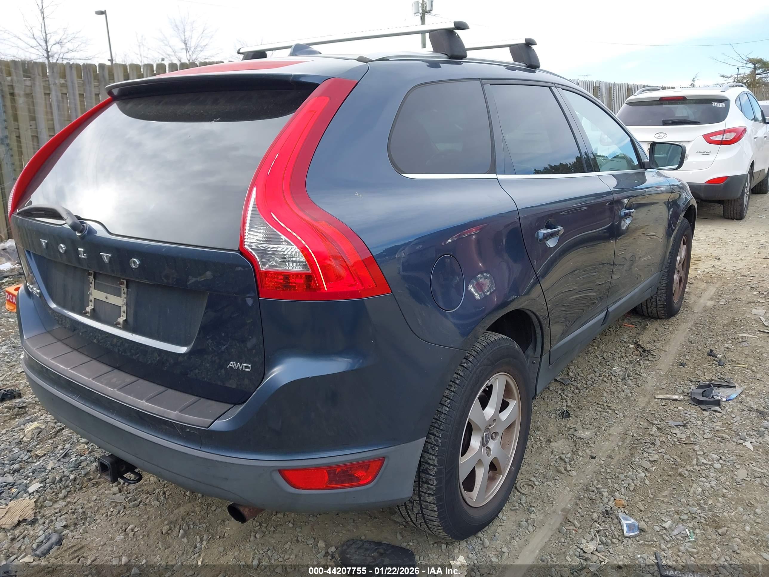 VOLVO XC60 image 4