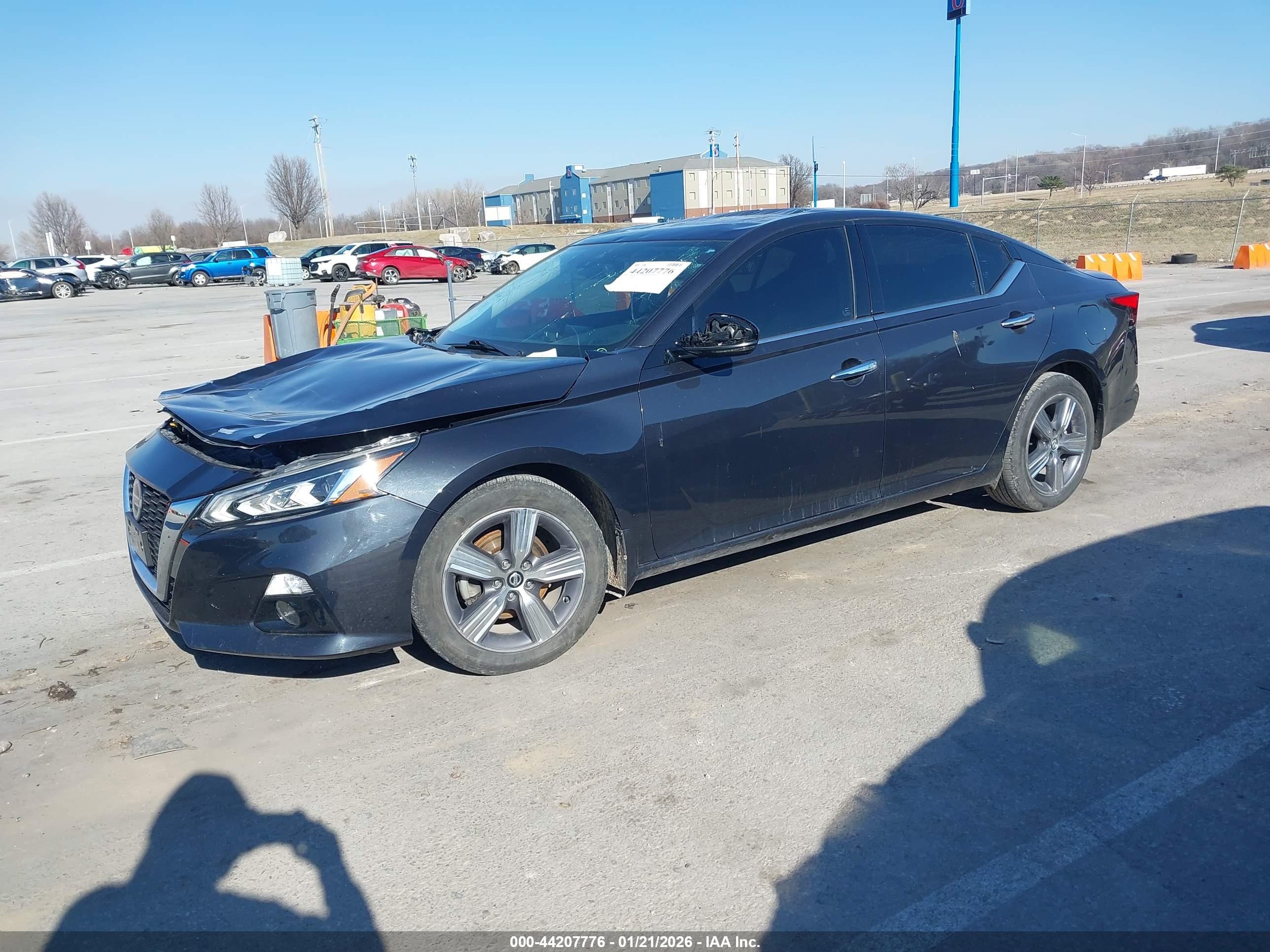 NISSAN ALTIMA image 2