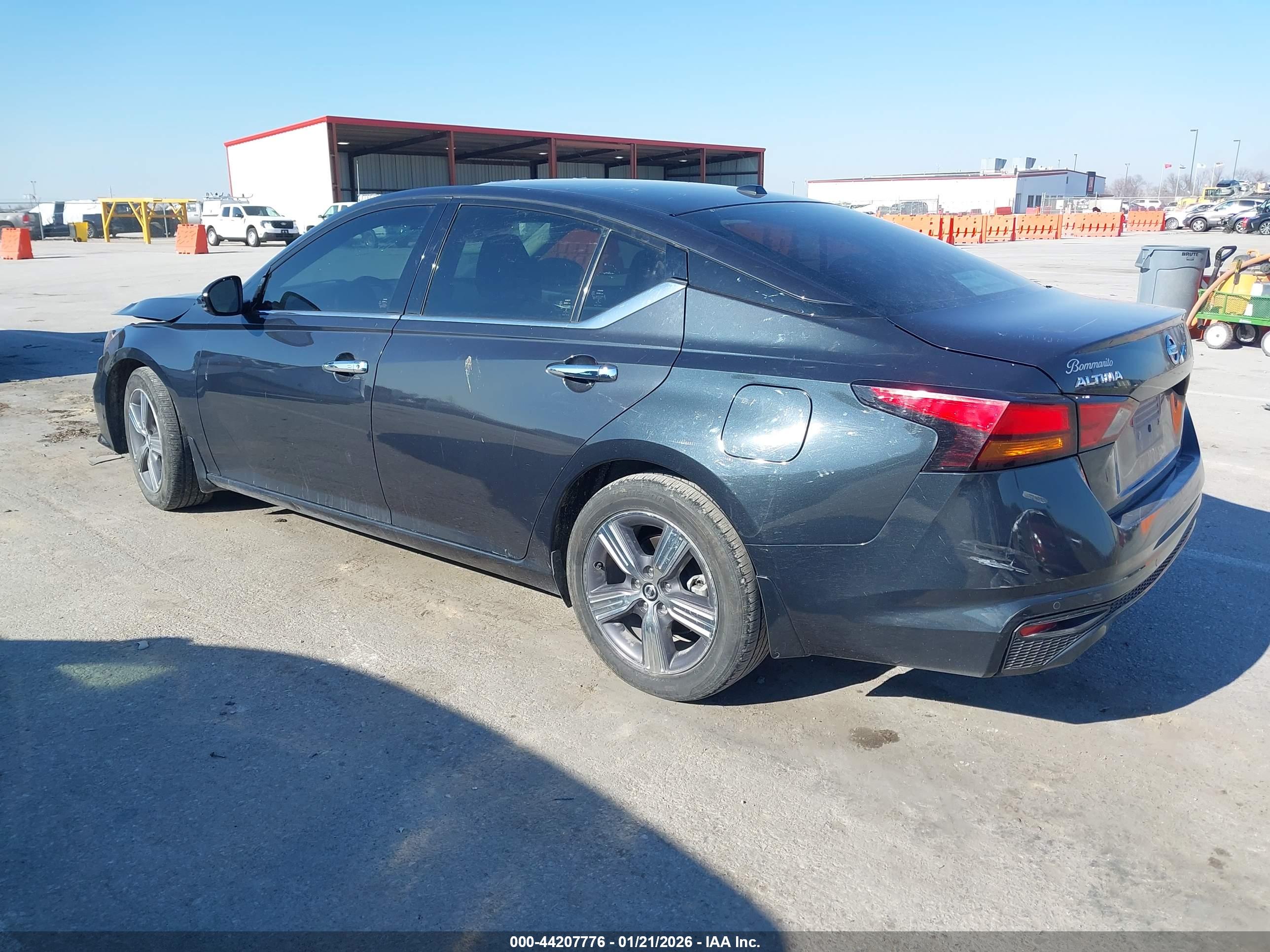 NISSAN ALTIMA image 3