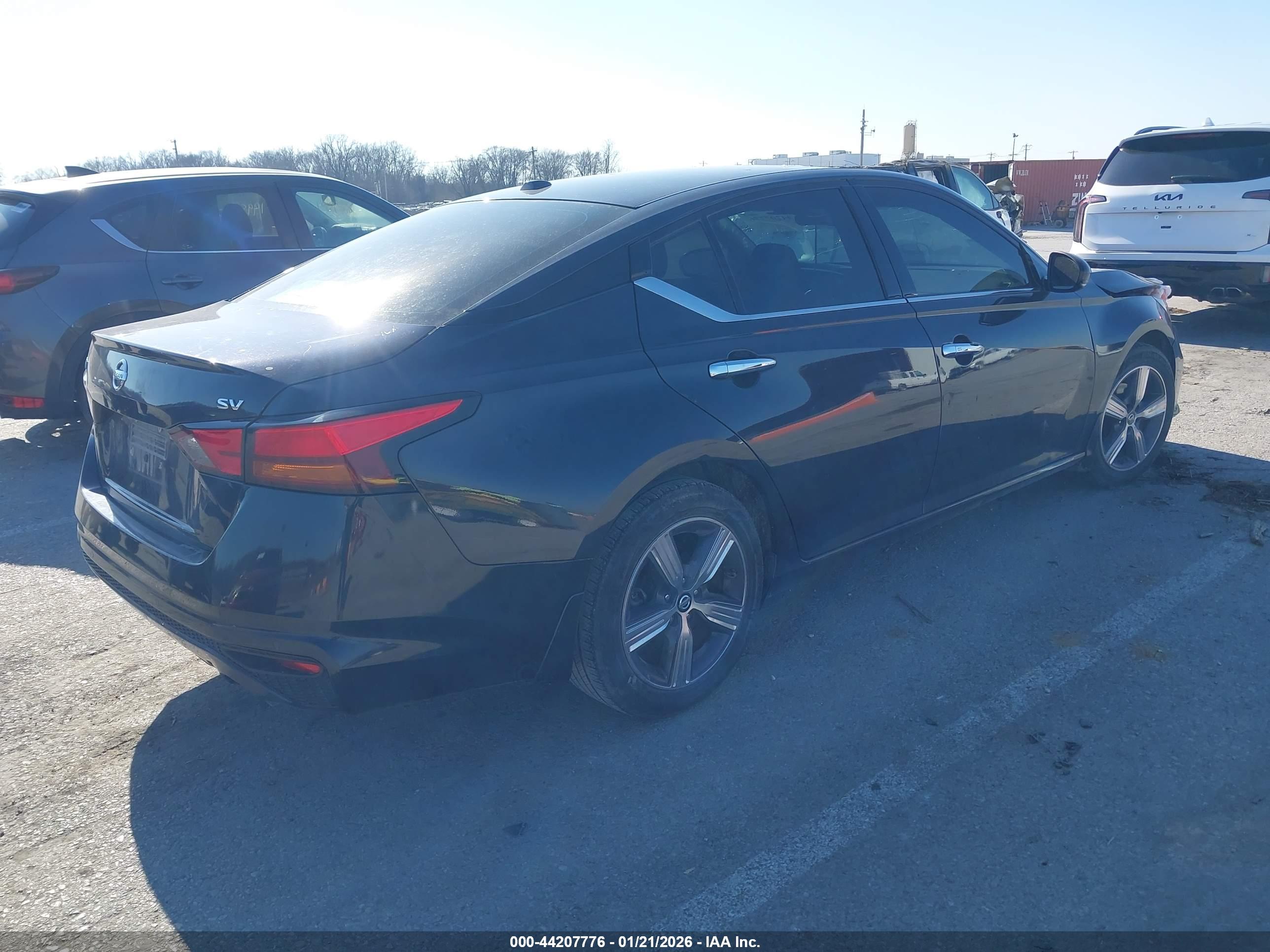 NISSAN ALTIMA image 4