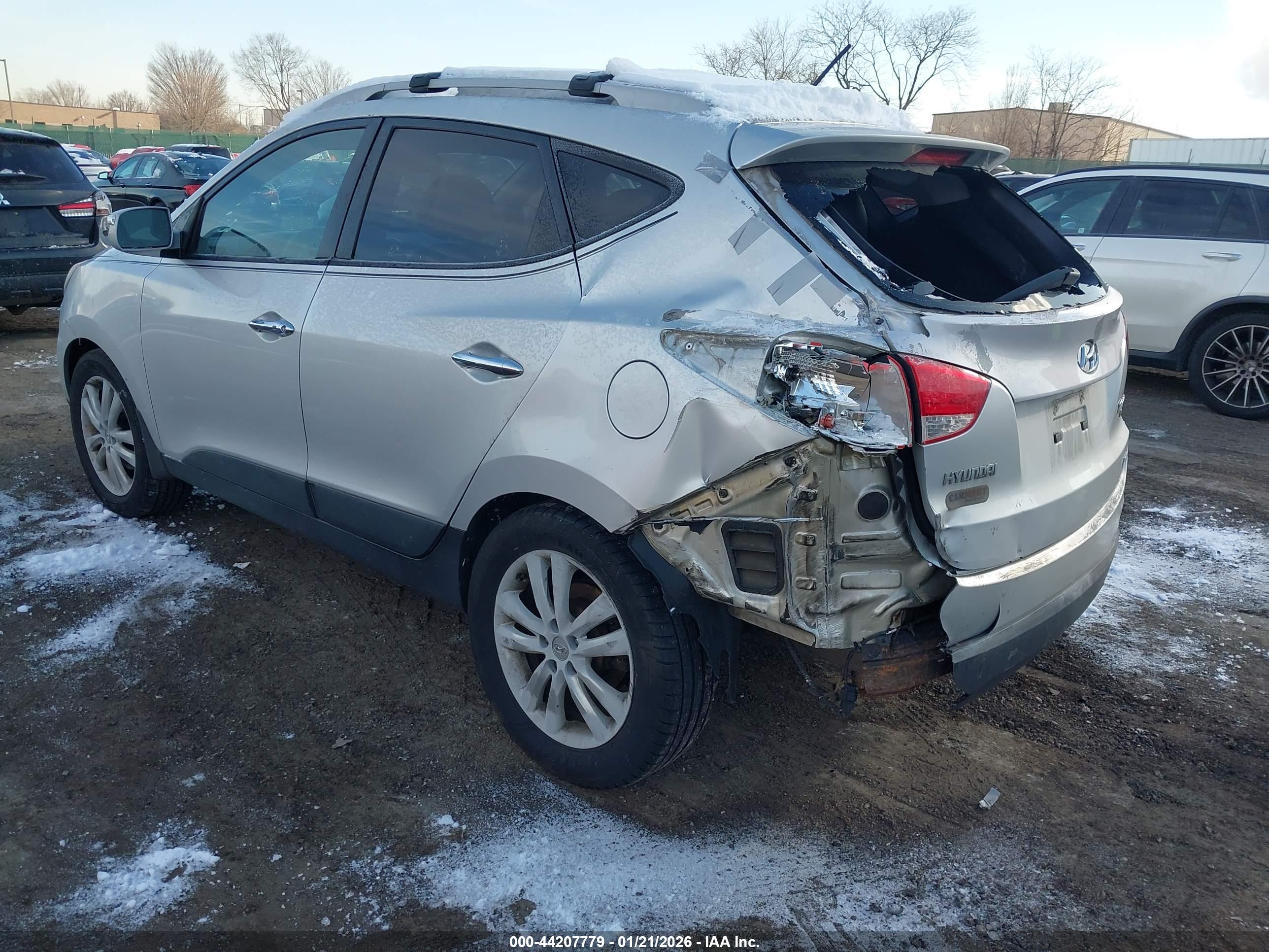 HYUNDAI TUCSON image 3