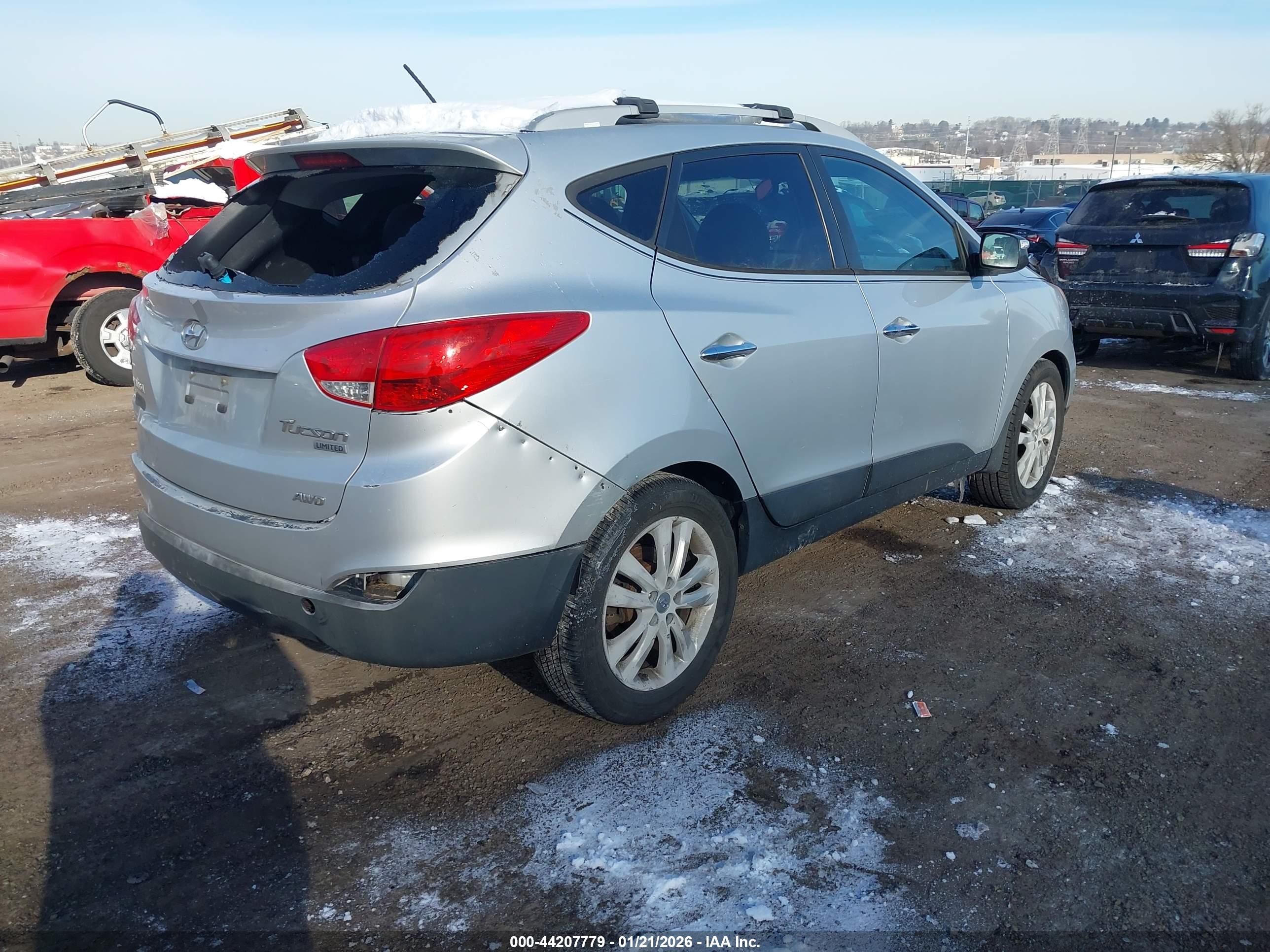 HYUNDAI TUCSON image 4