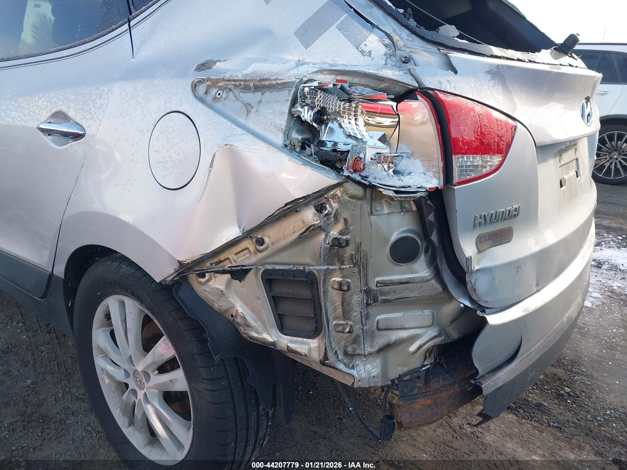HYUNDAI TUCSON image 6