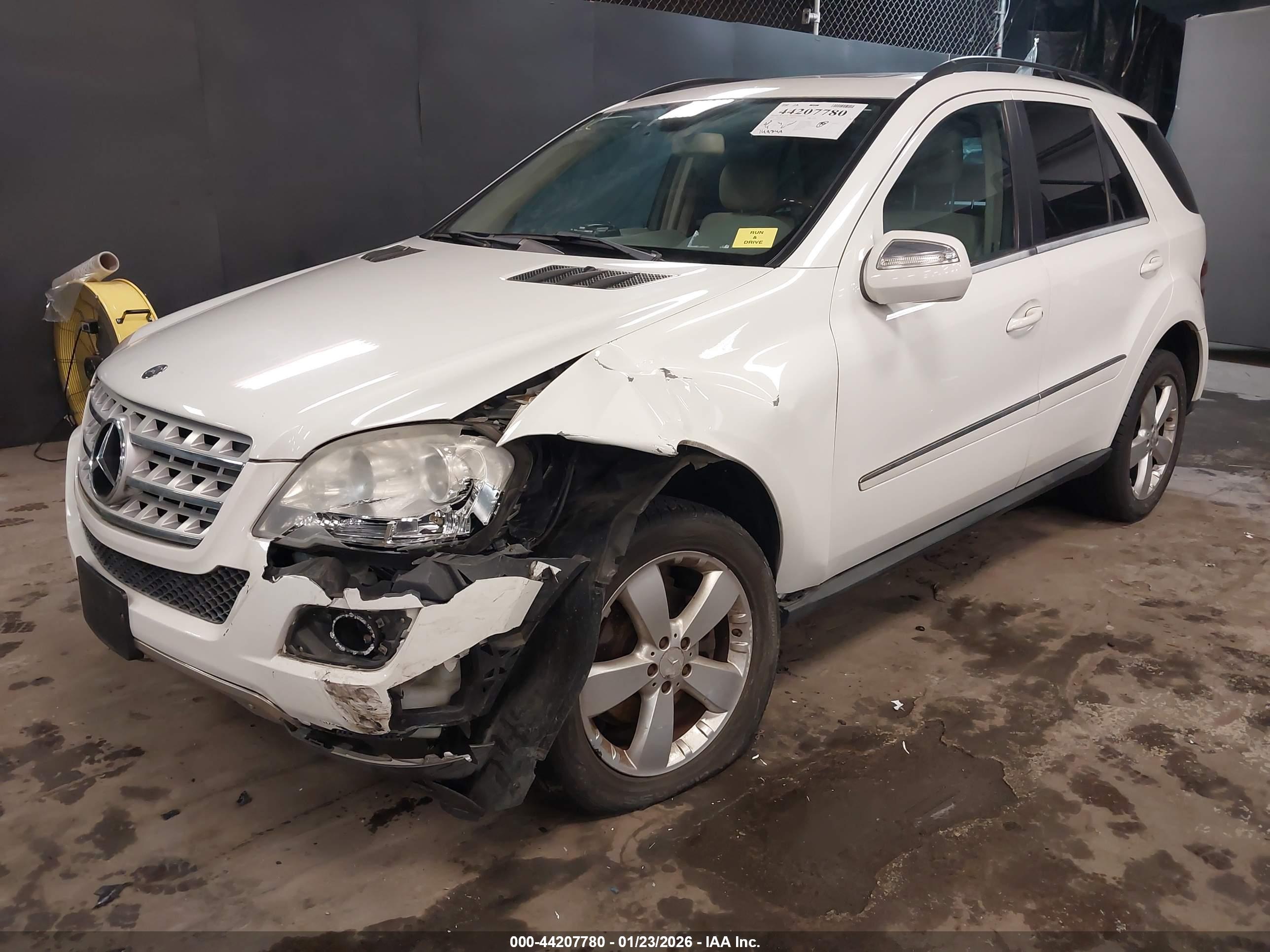 MERCEDES-BENZ ML image 2