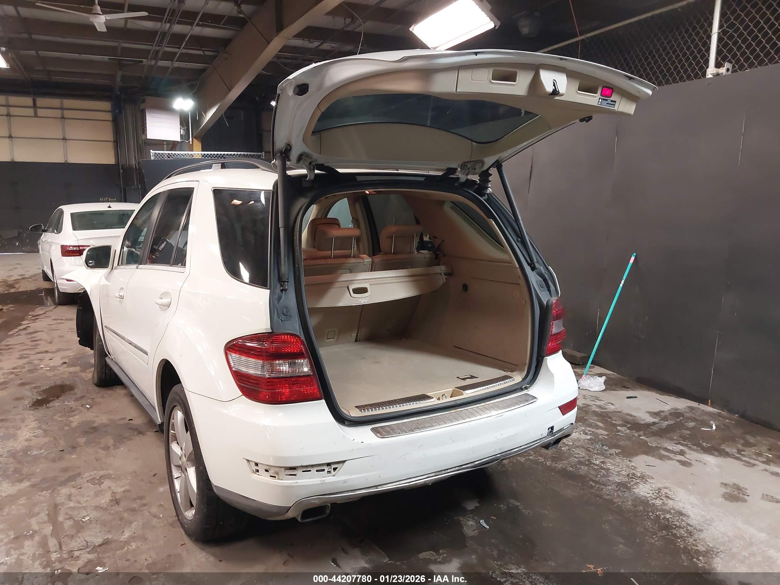MERCEDES-BENZ ML image 3