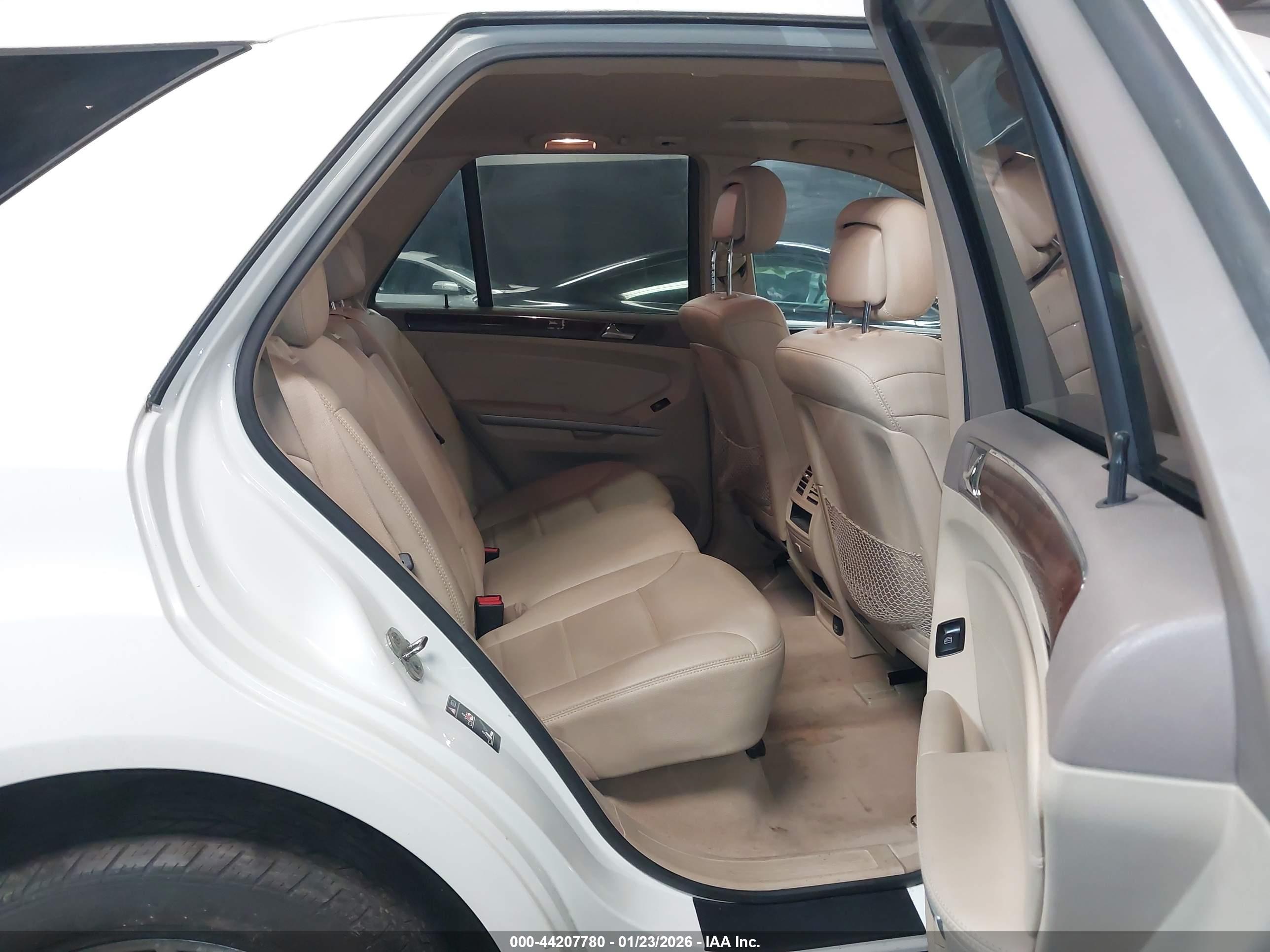 MERCEDES-BENZ ML image 8