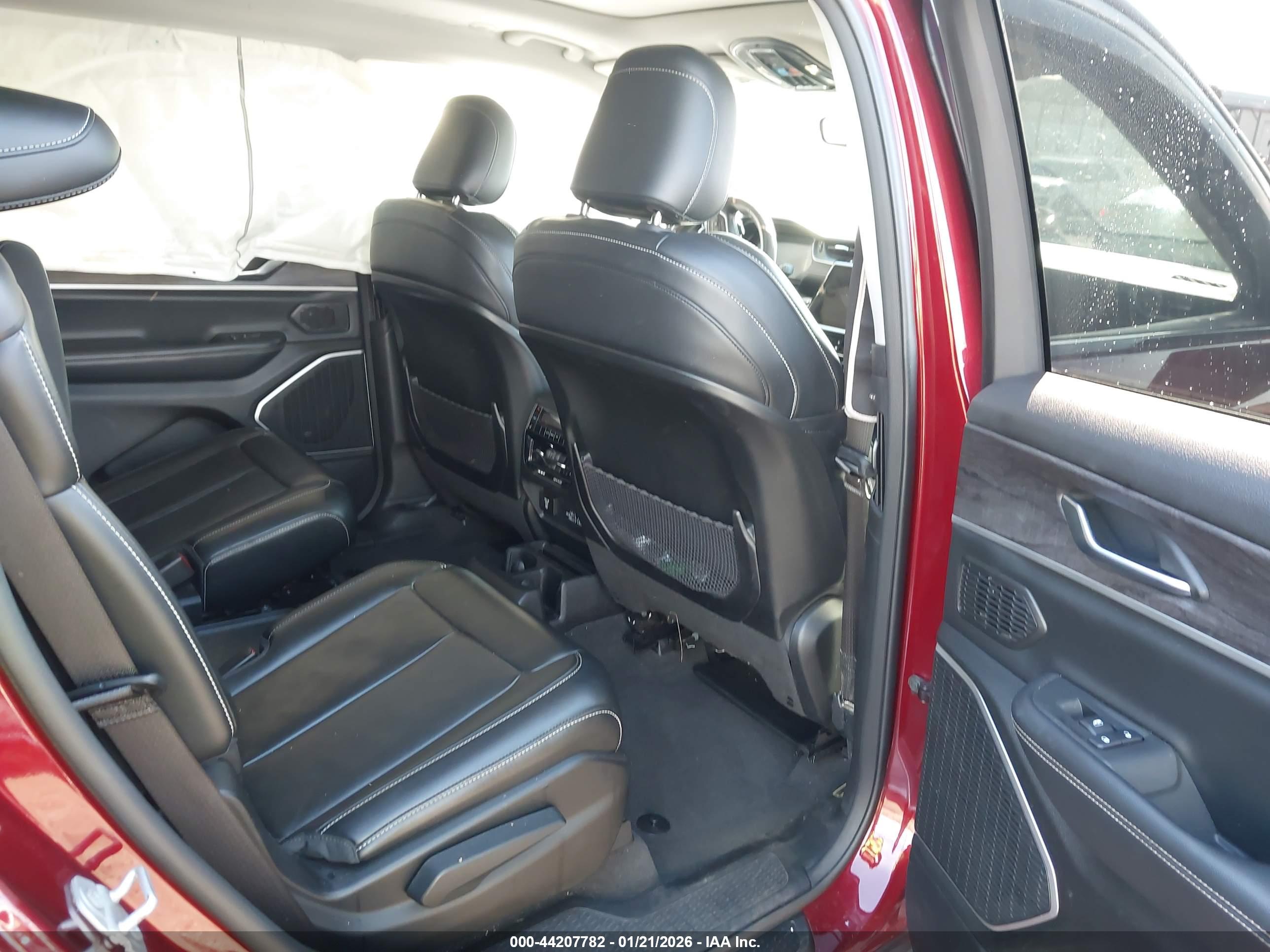 JEEP GRAND image 8