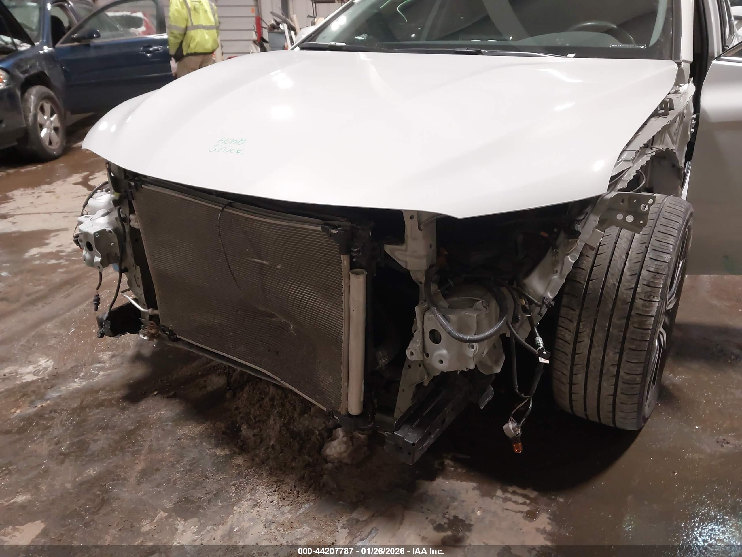 TOYOTA CAMRY image 6