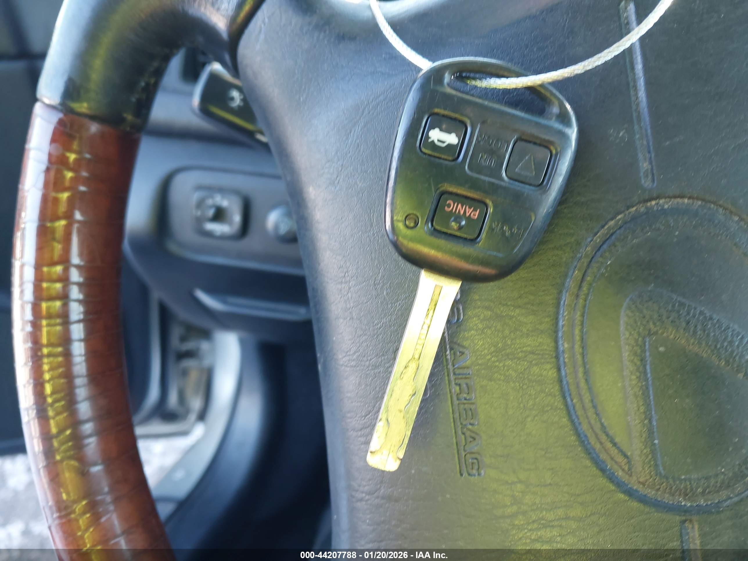 LEXUS ES image 11