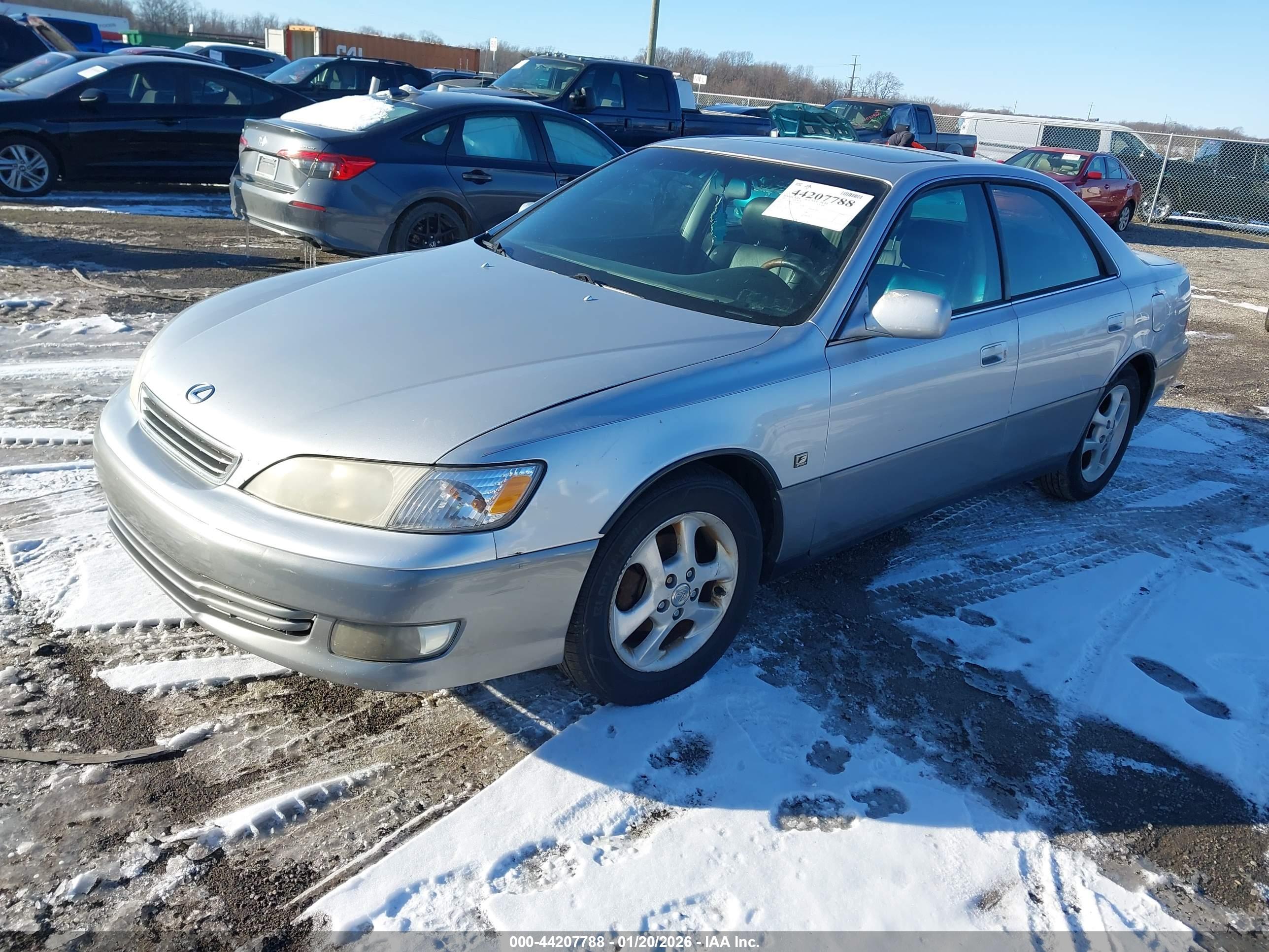 LEXUS ES image 2