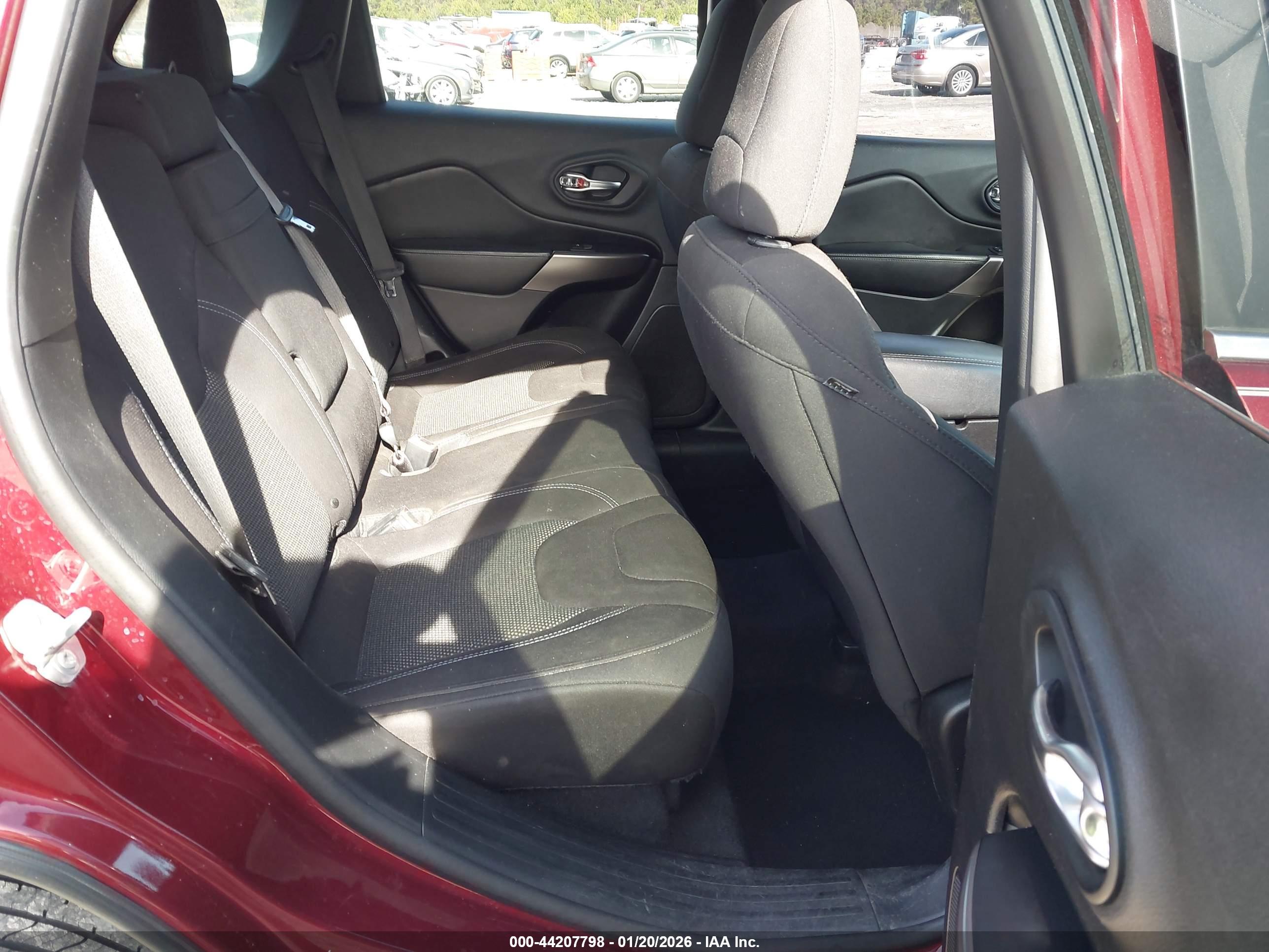 JEEP CHEROKEE image 8