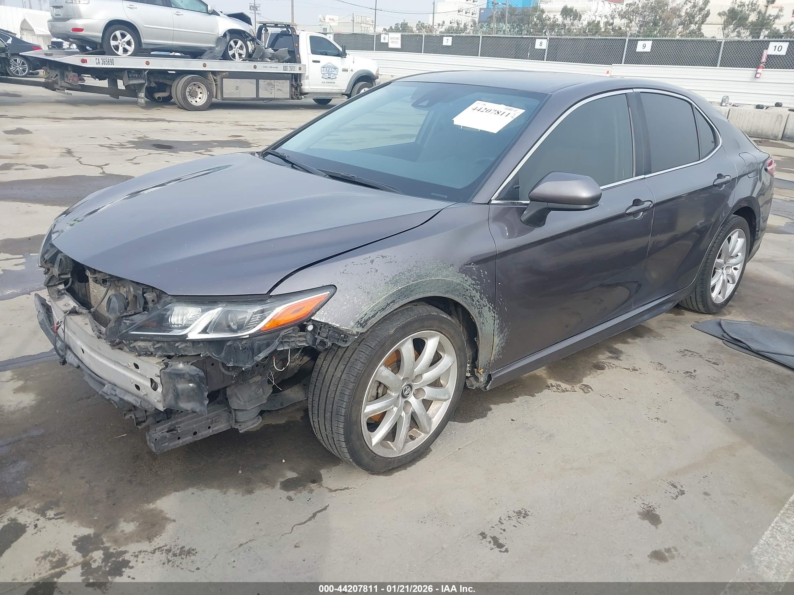TOYOTA CAMRY image 2