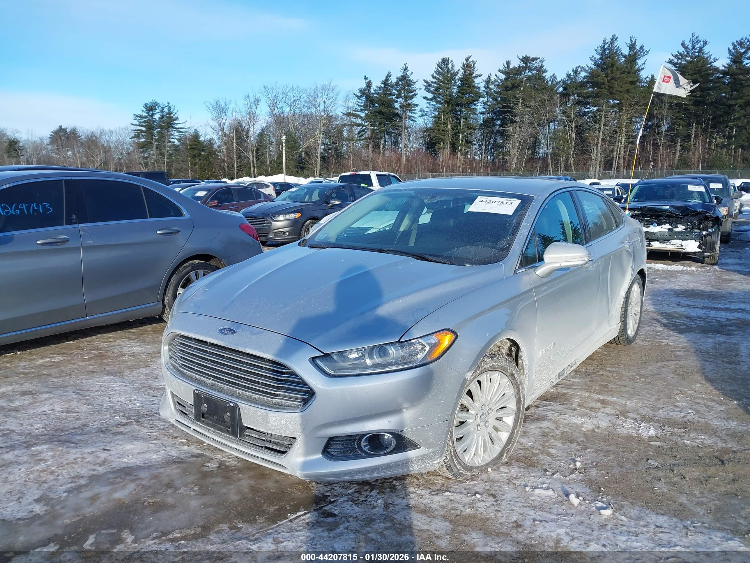 FORD FUSION image 2