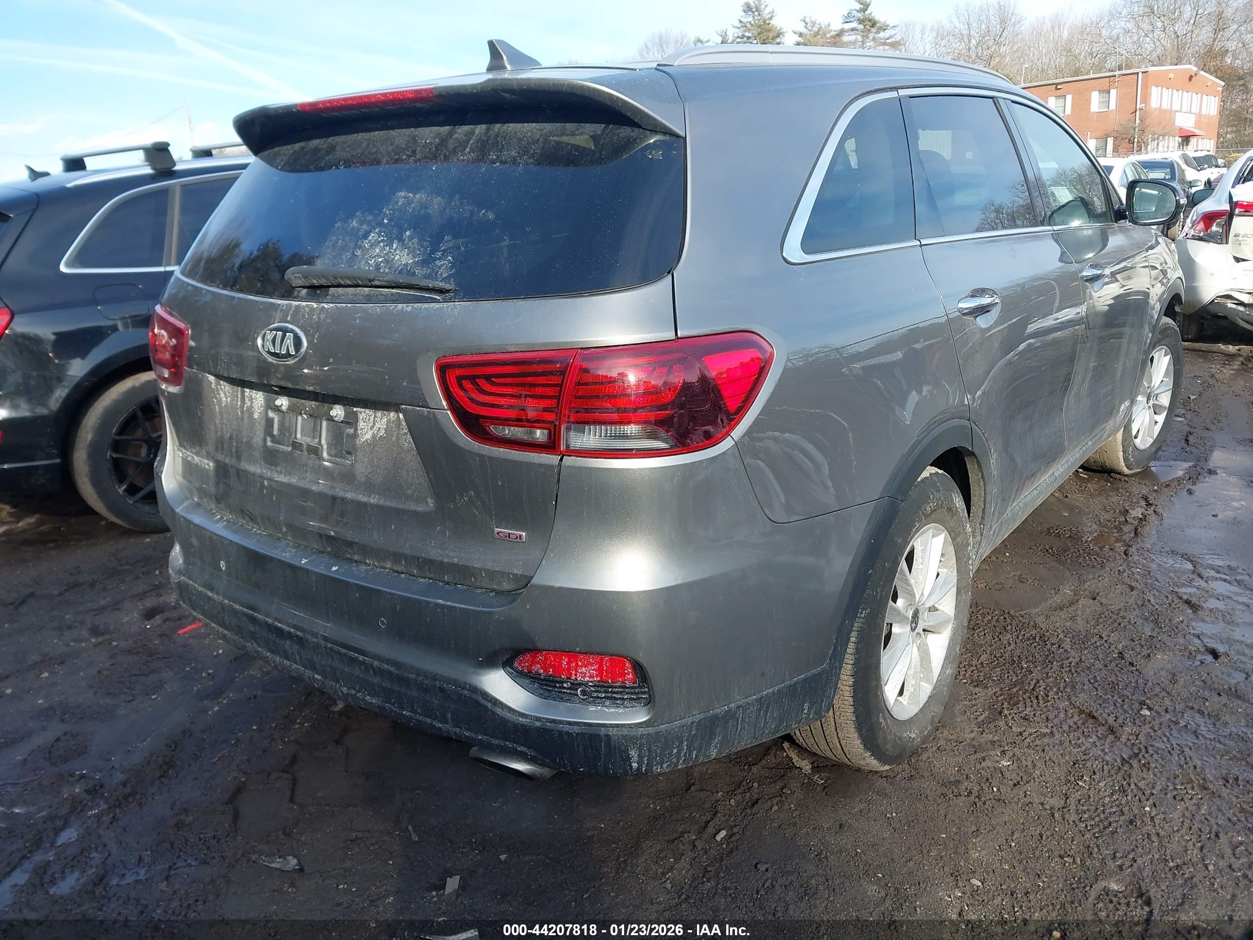 KIA SORENTO image 4