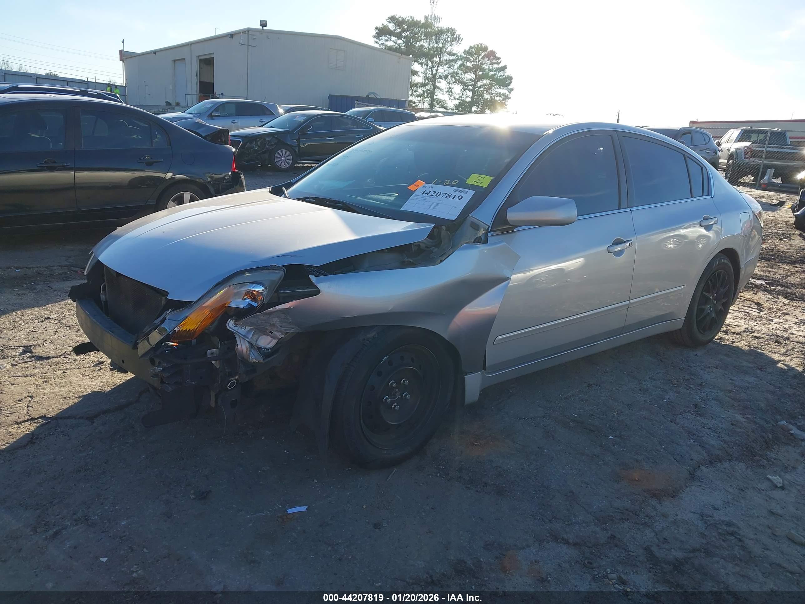NISSAN ALTIMA image 2