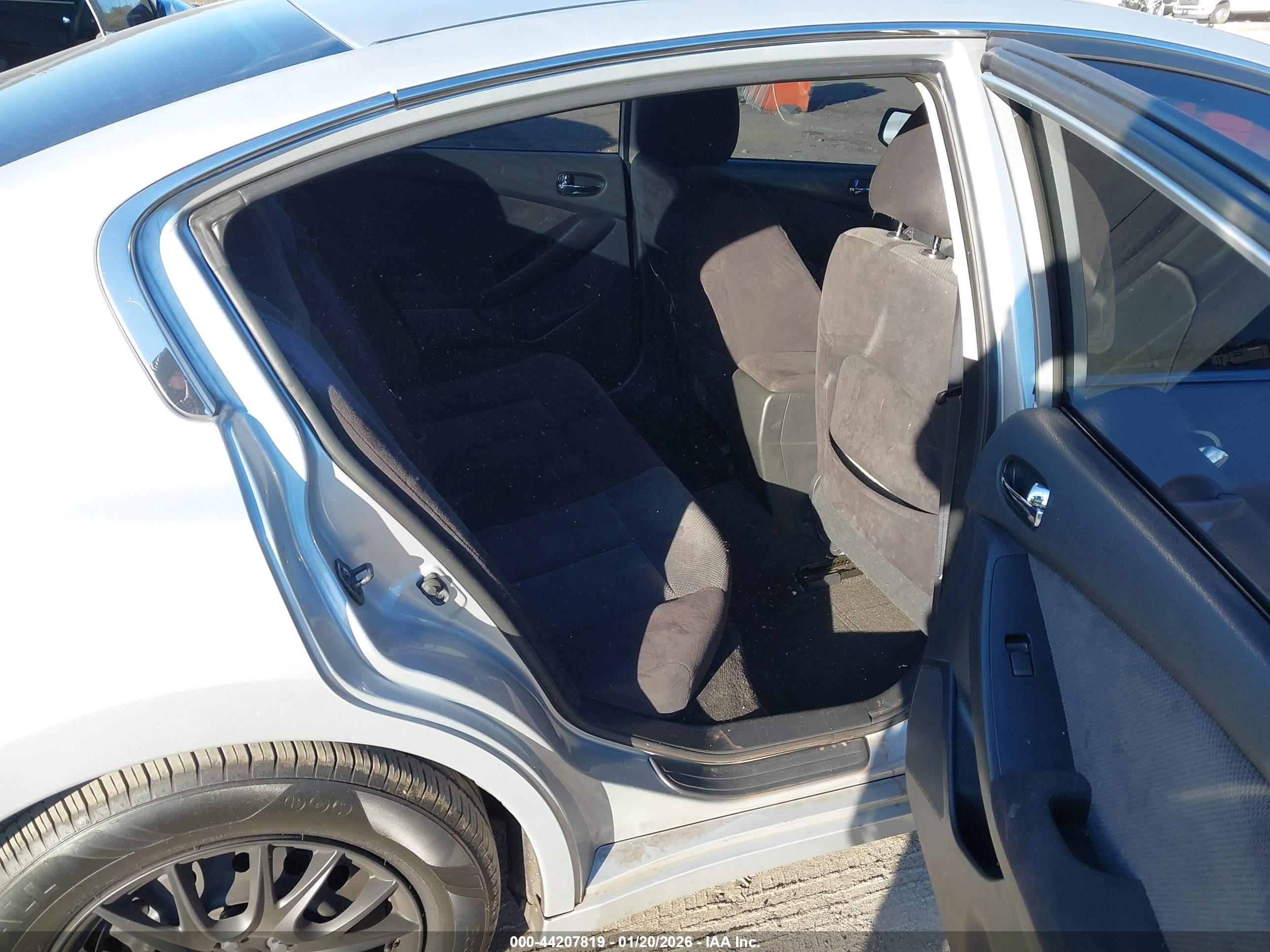 NISSAN ALTIMA image 8
