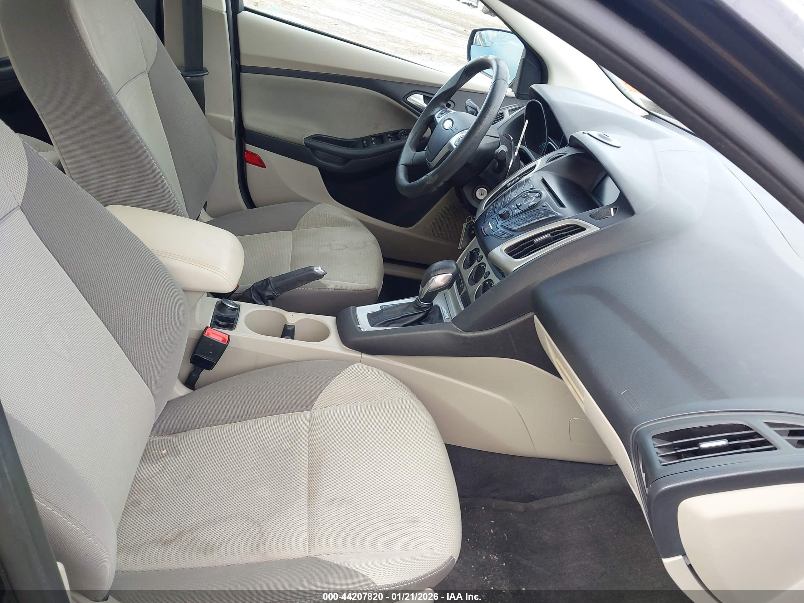 FORD FOCUS image 5