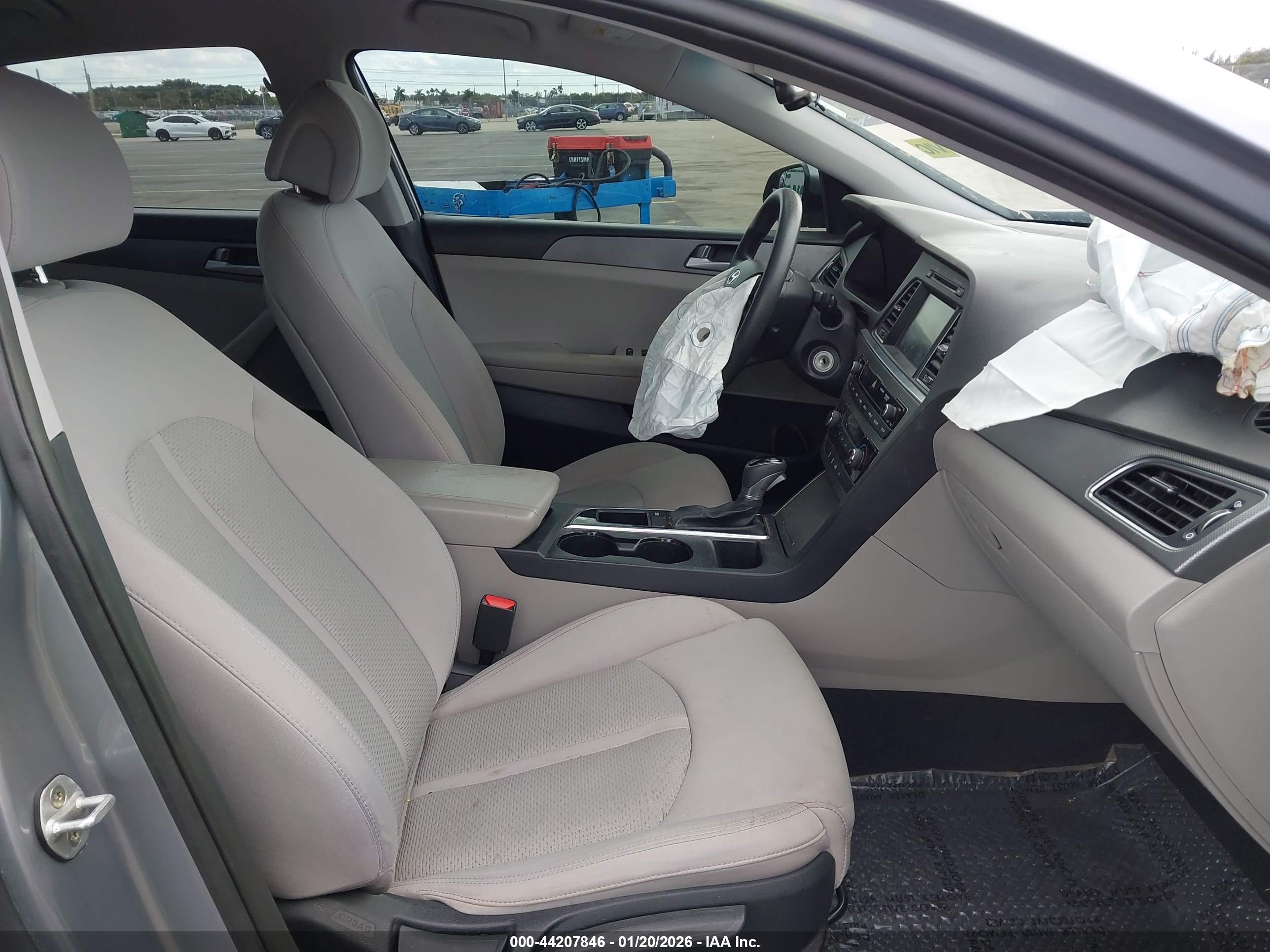 HYUNDAI SONATA image 5