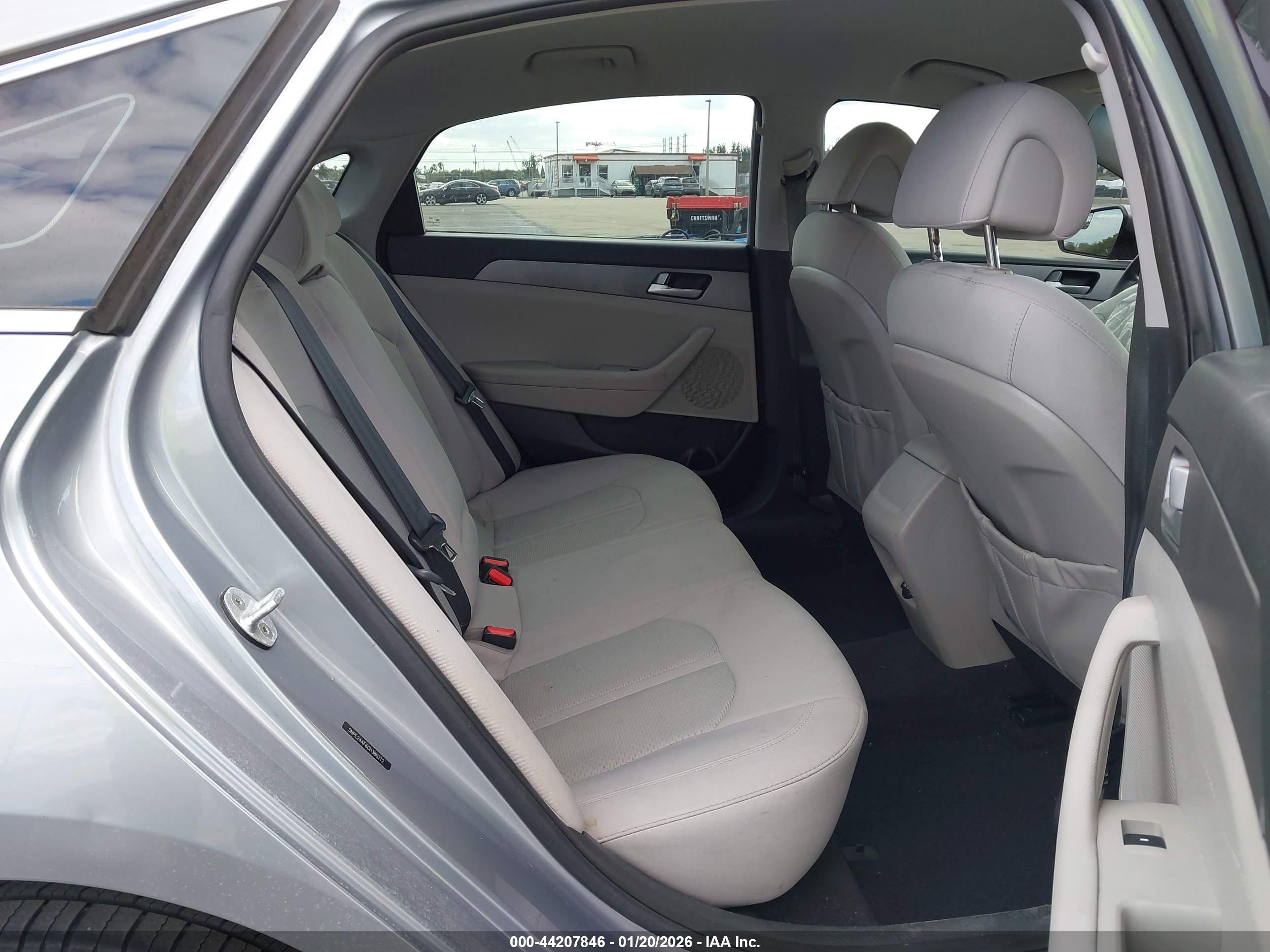 HYUNDAI SONATA image 8