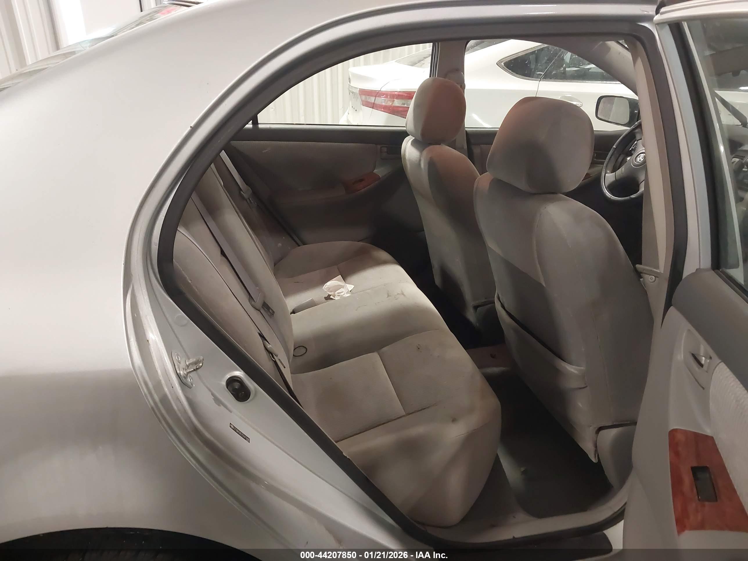 TOYOTA COROLLA image 8