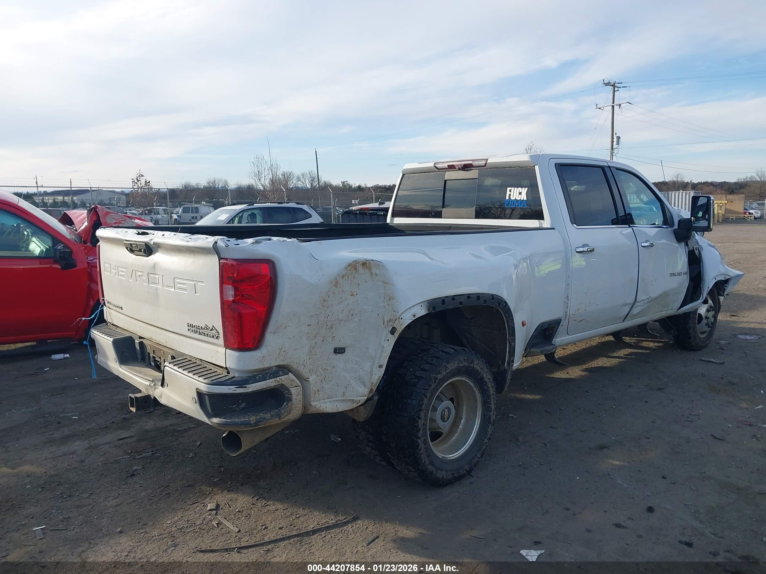 CHEVROLET SILVERADO image 4