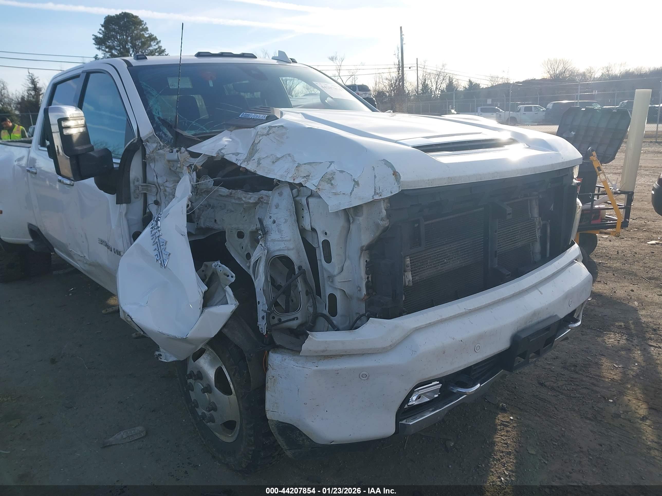 CHEVROLET SILVERADO image 6