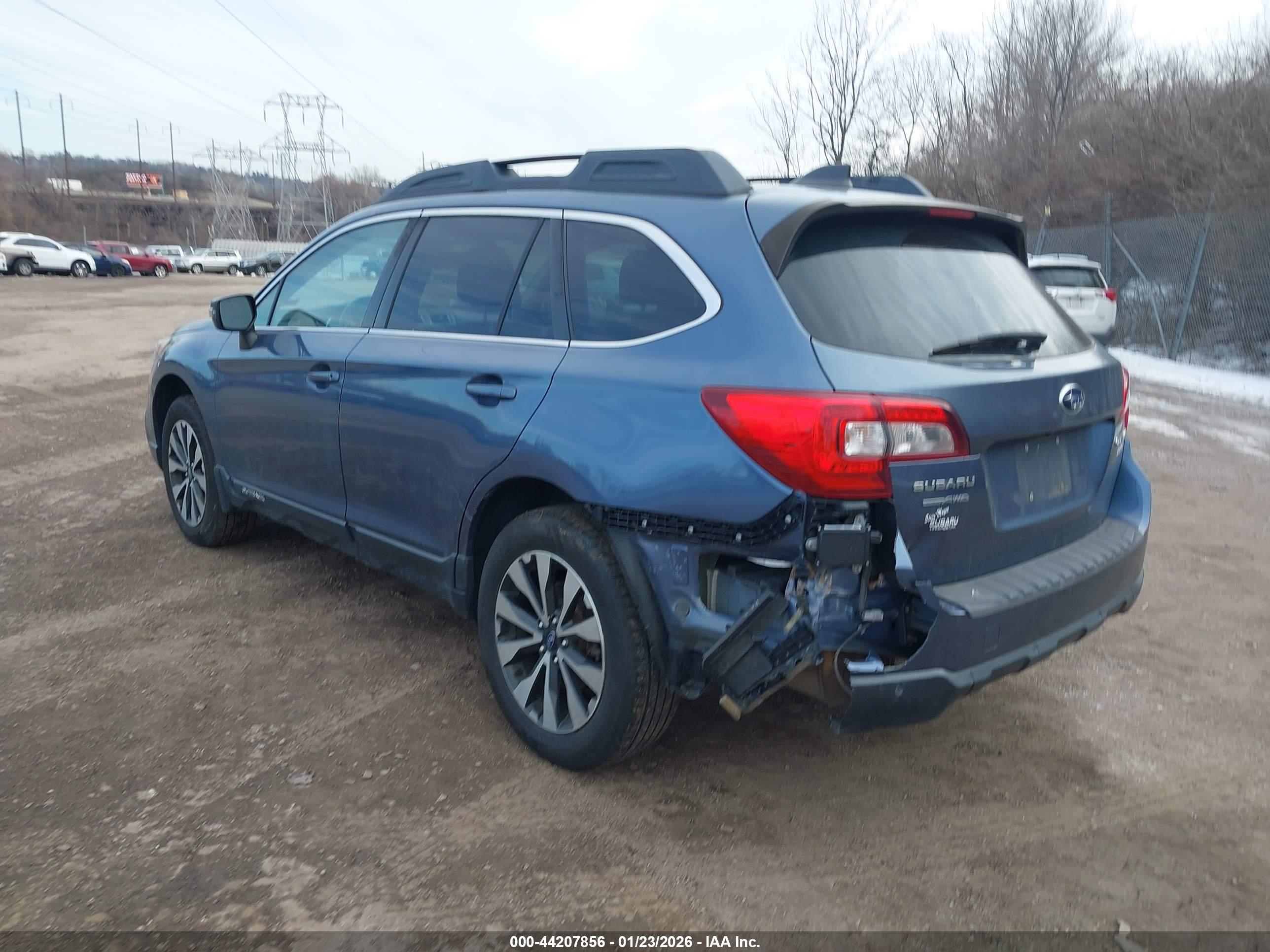 SUBARU OUTBACK image 3