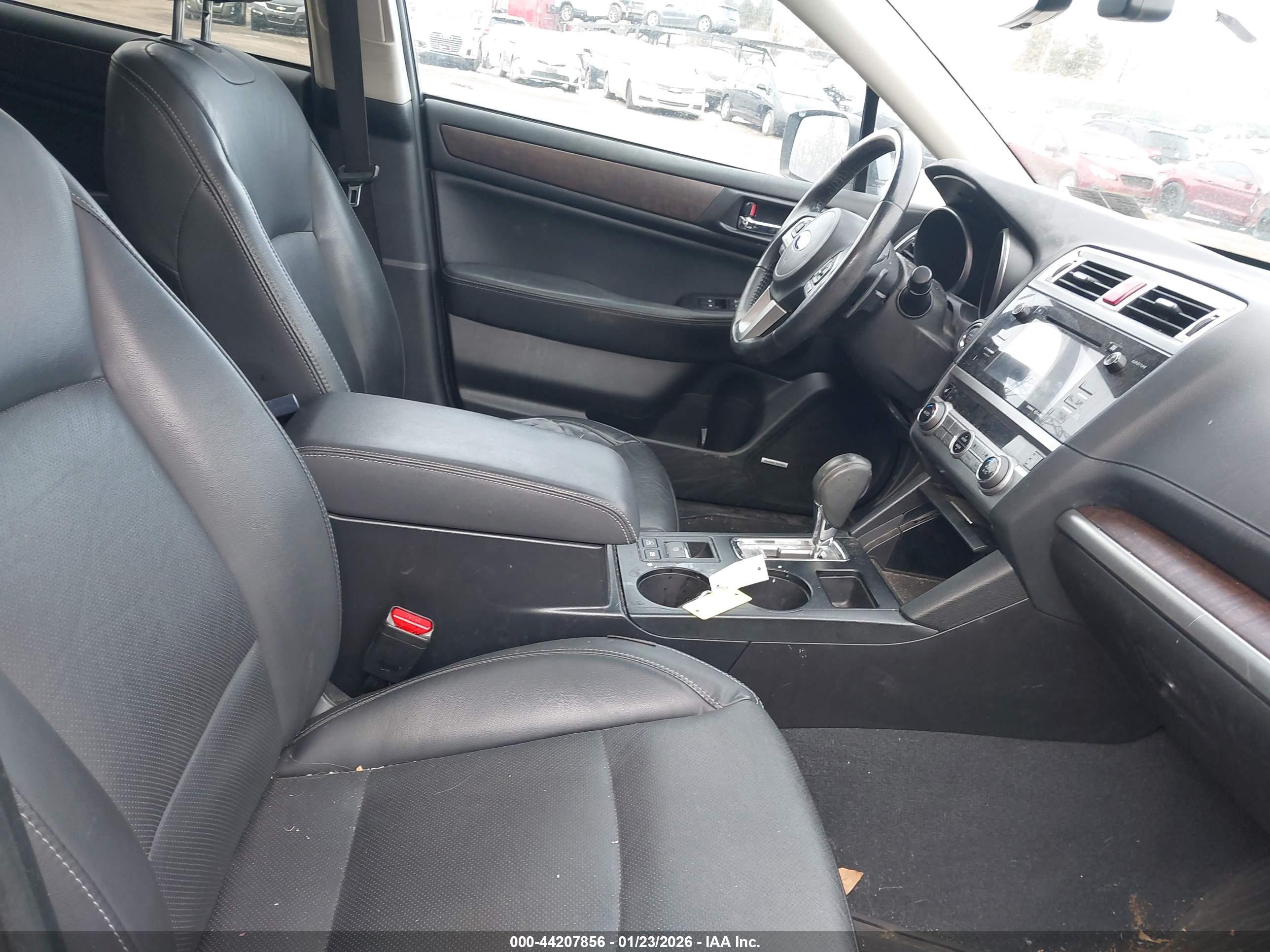 SUBARU OUTBACK image 5
