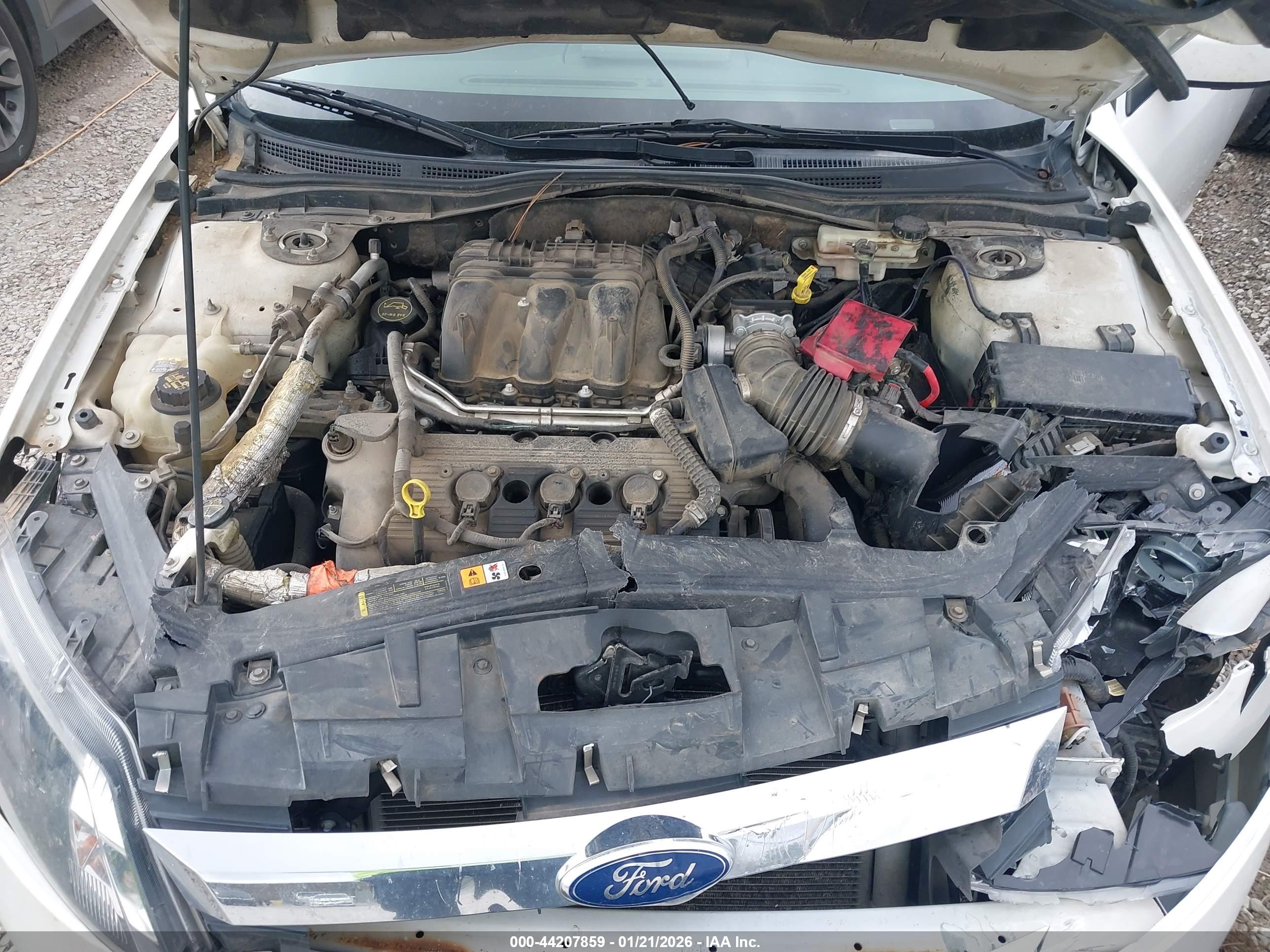 FORD FUSION image 10