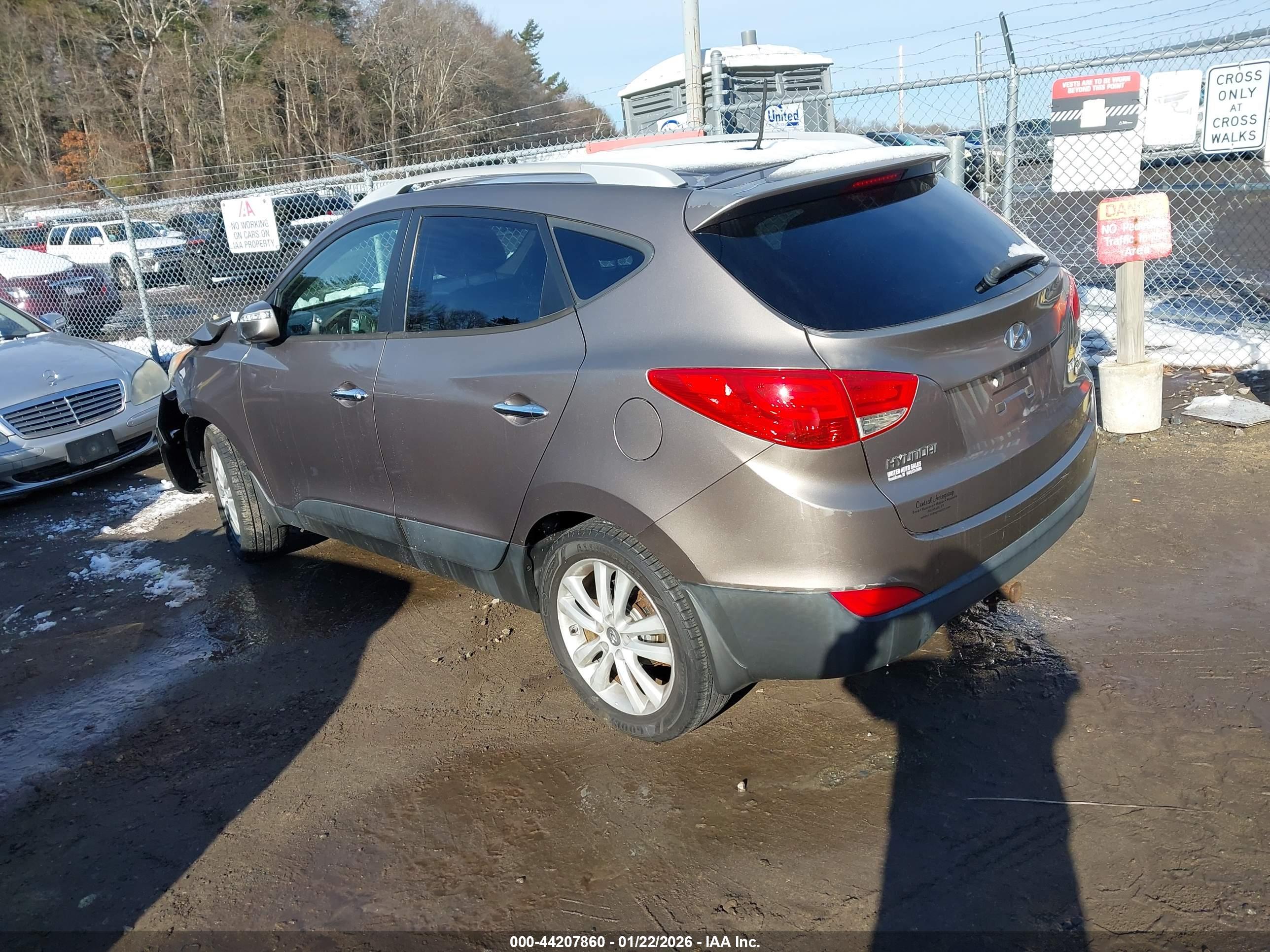 HYUNDAI TUCSON image 3