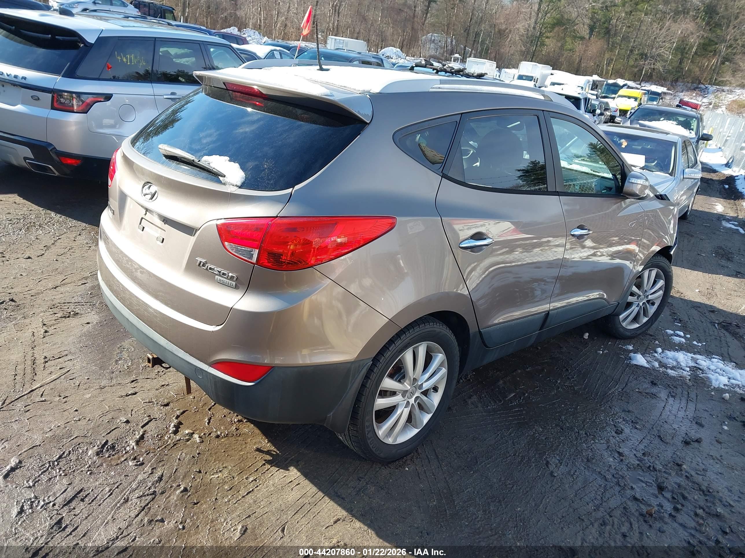 HYUNDAI TUCSON image 4