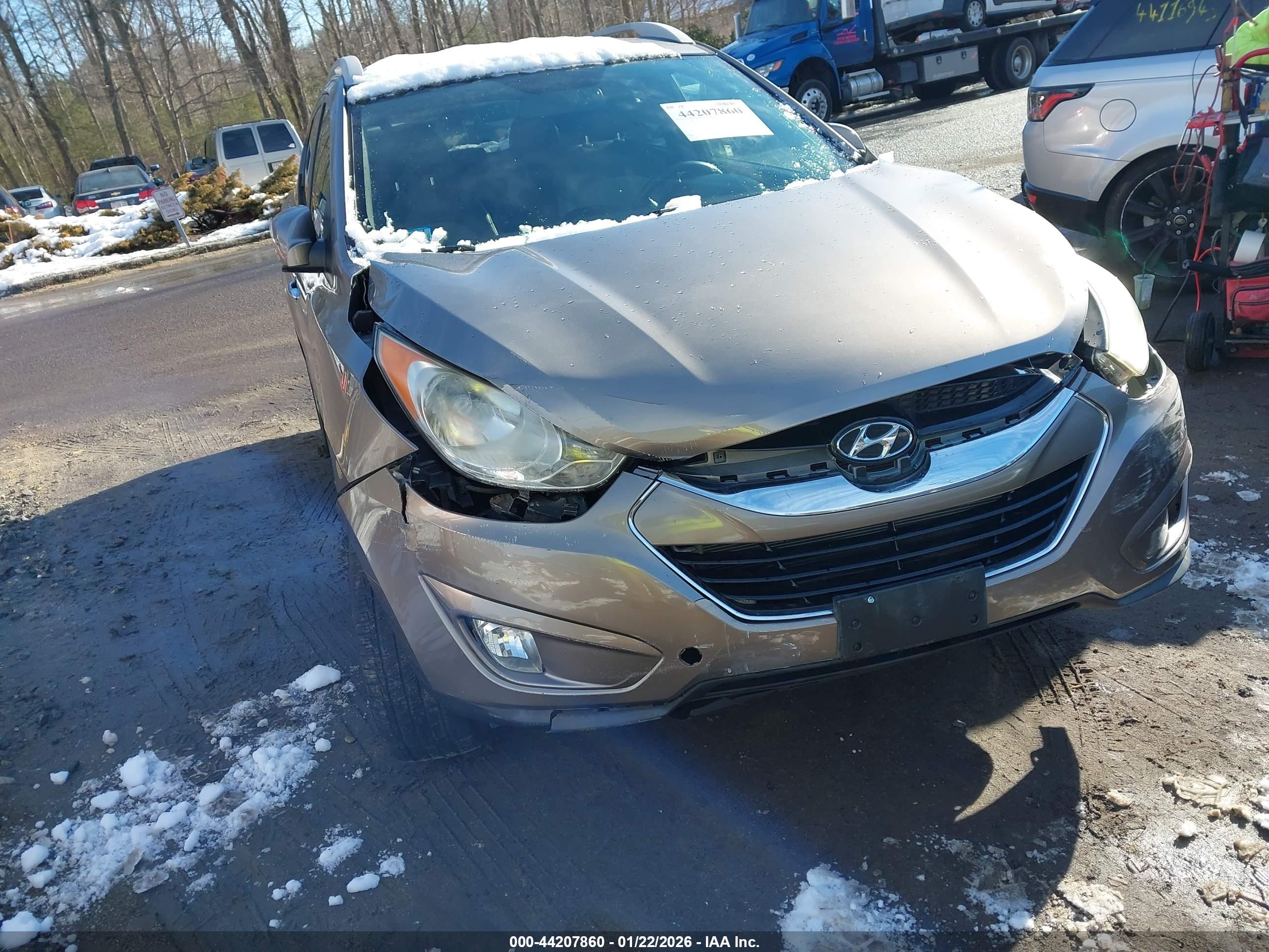 HYUNDAI TUCSON image 6