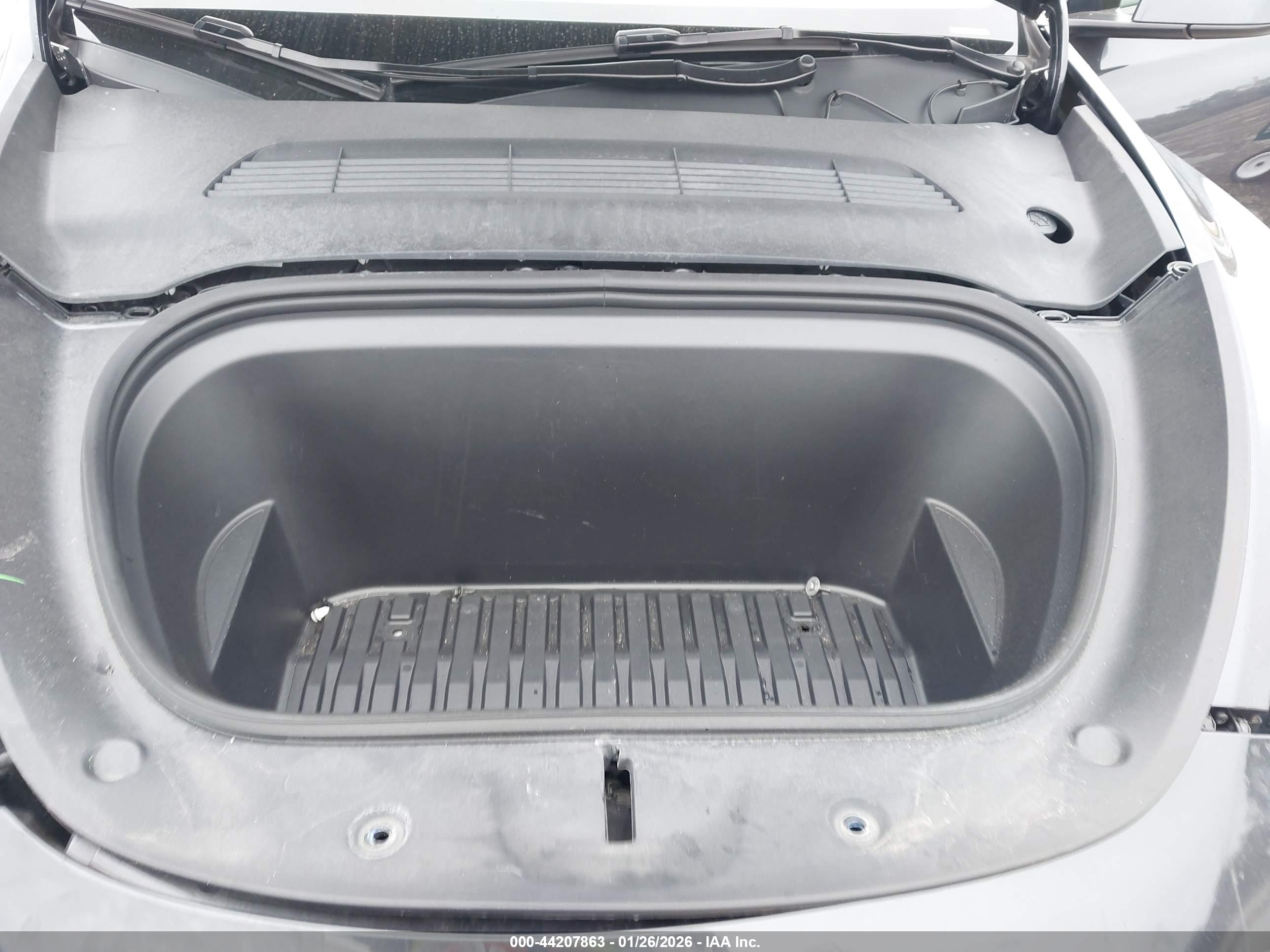 TESLA MODEL image 10