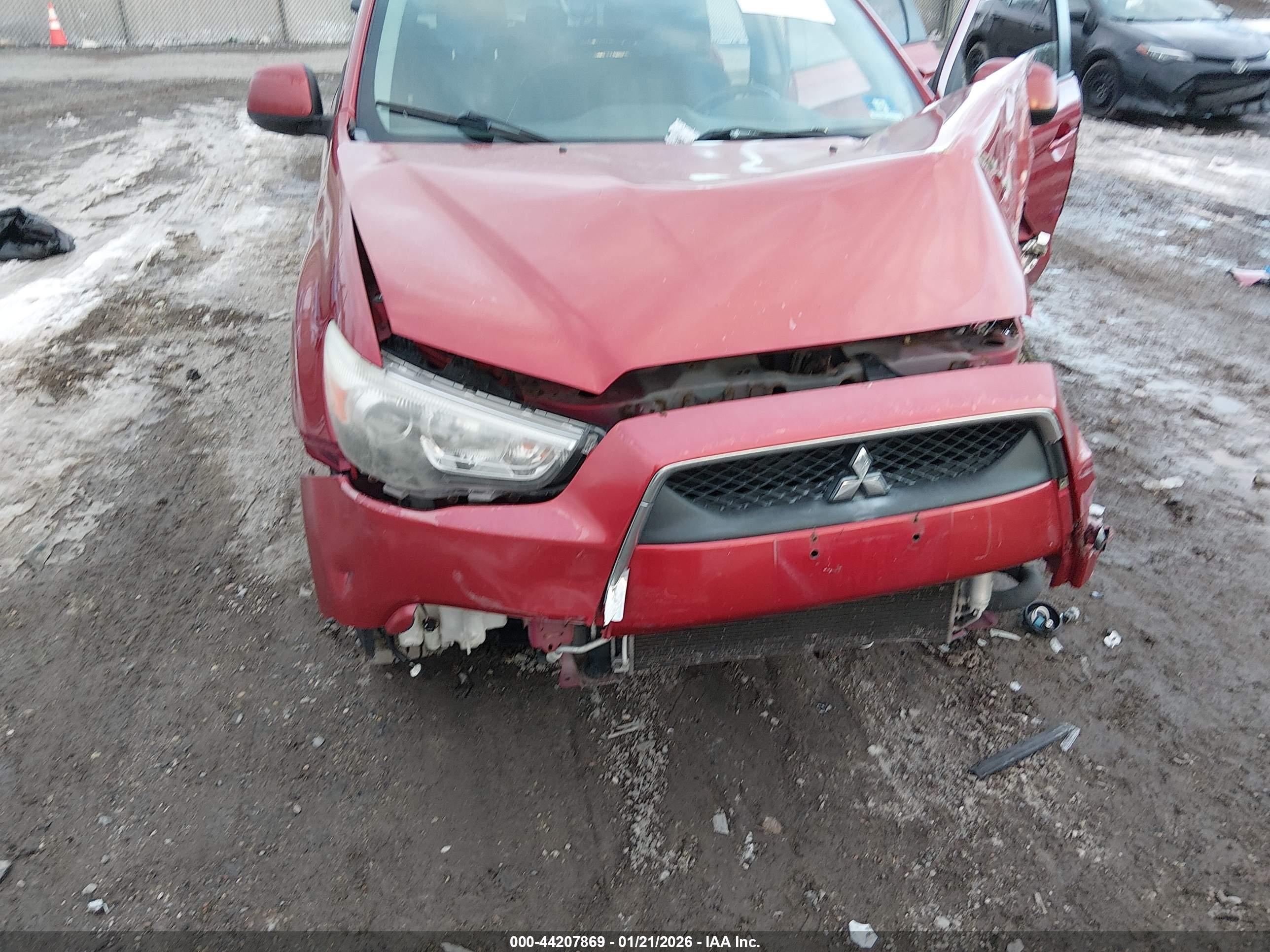 MITSUBISHI OUTLANDER image 6