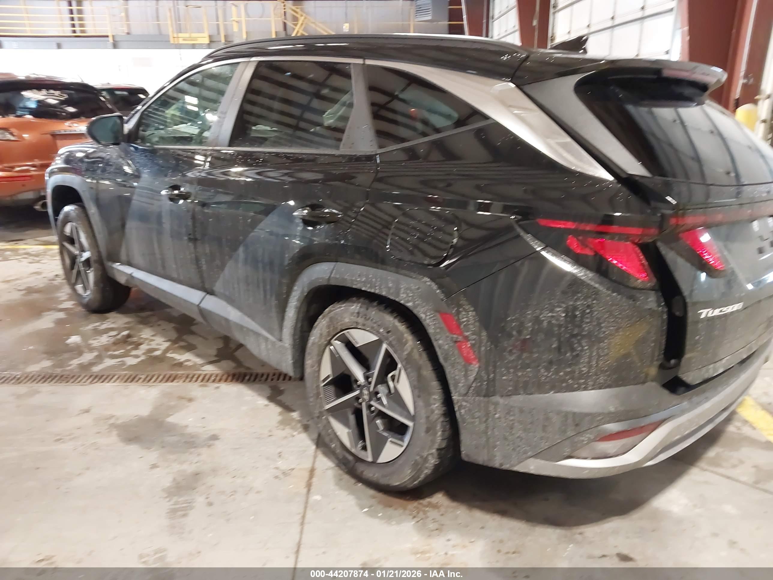 HYUNDAI TUCSON image 3
