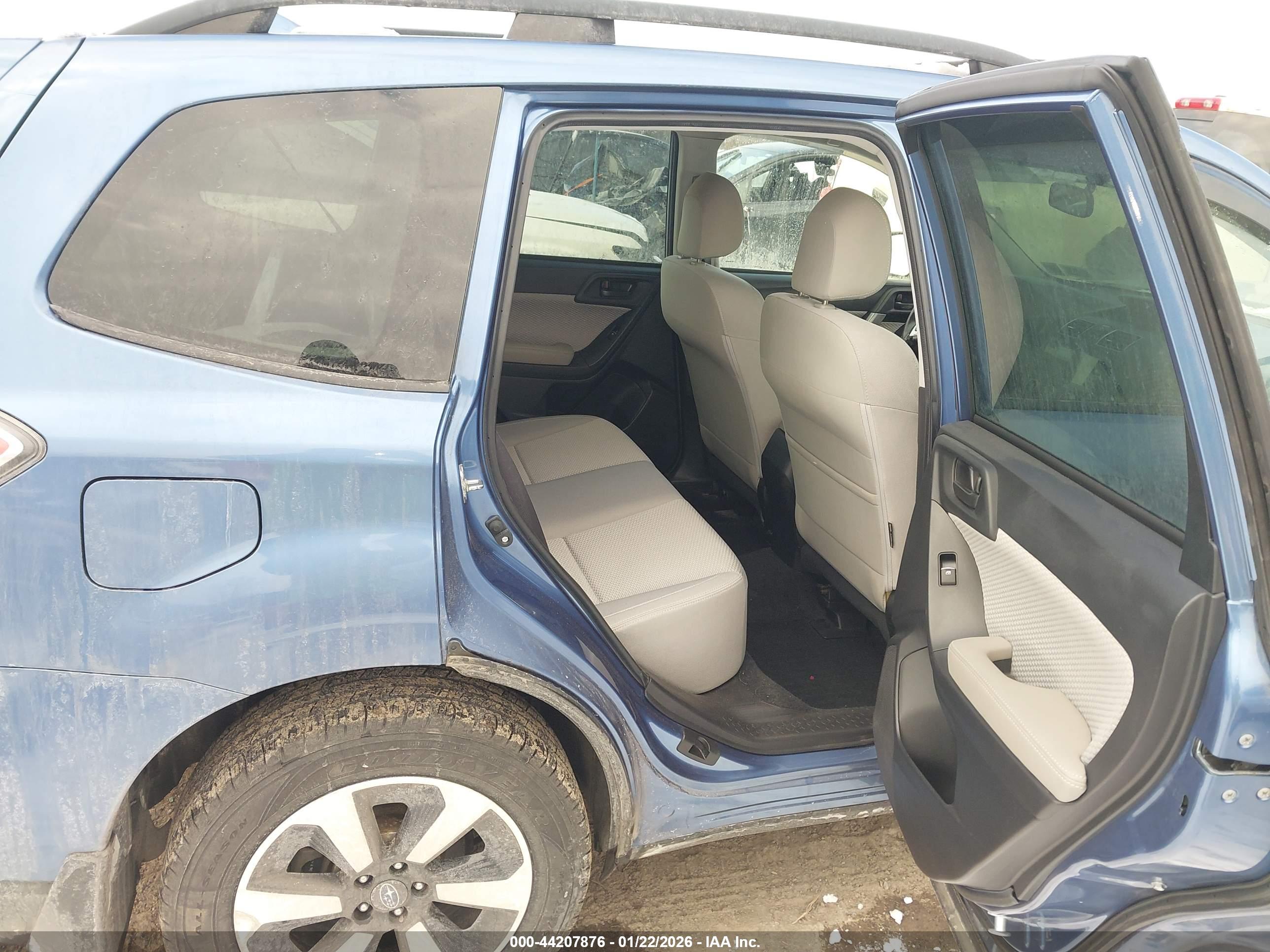 SUBARU FORESTER image 8