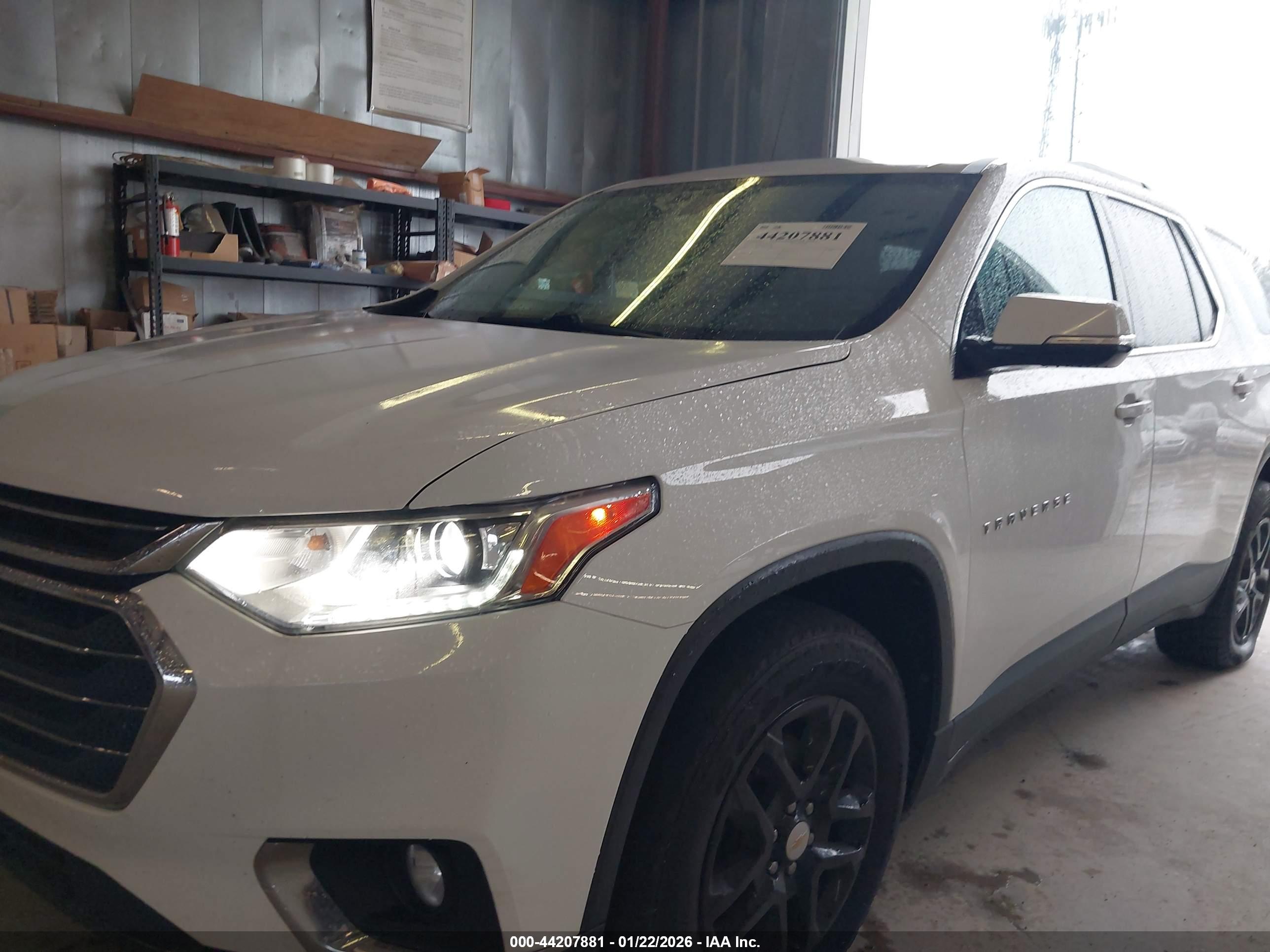 CHEVROLET TRAVERSE image 6