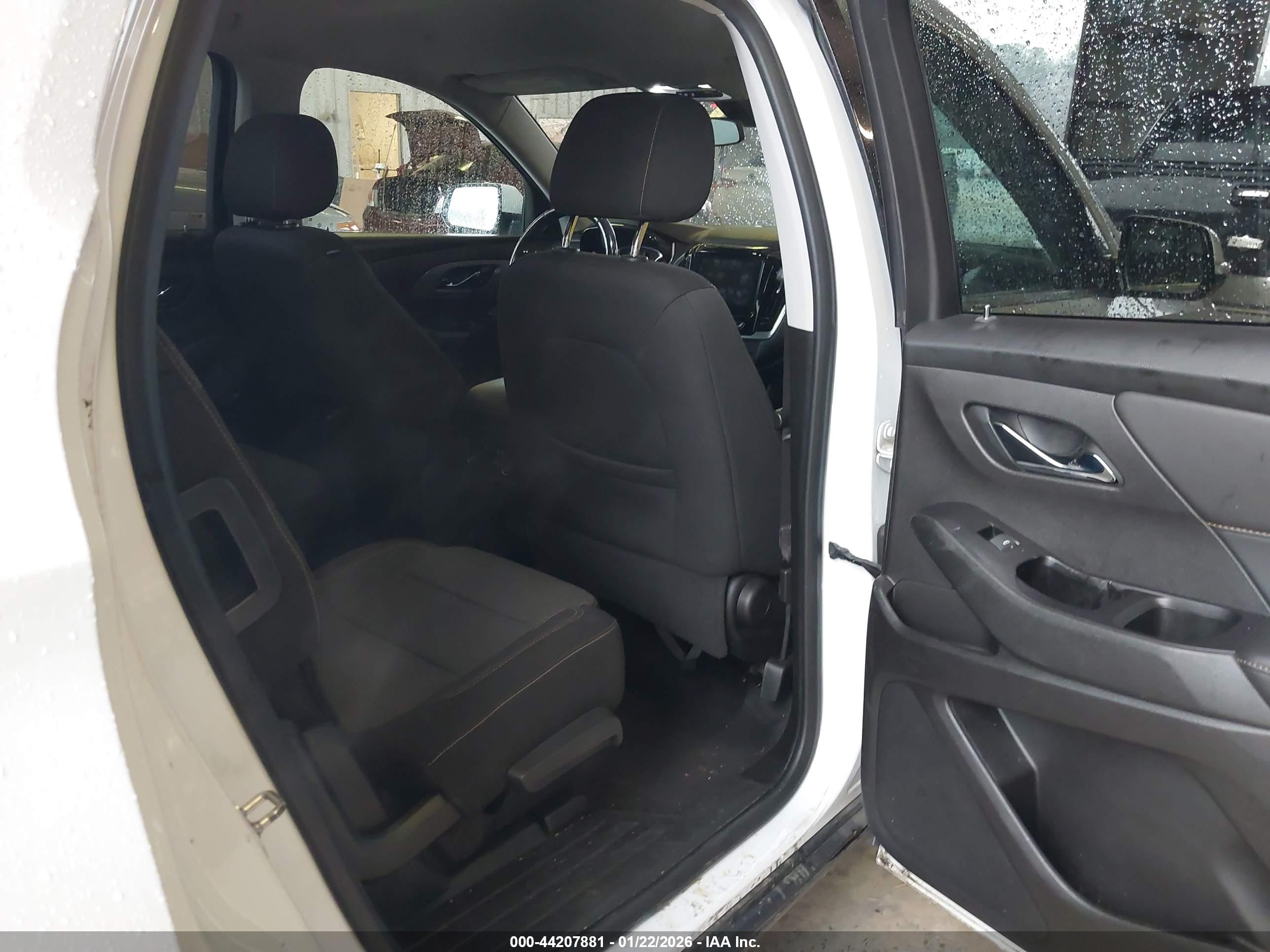 CHEVROLET TRAVERSE image 8