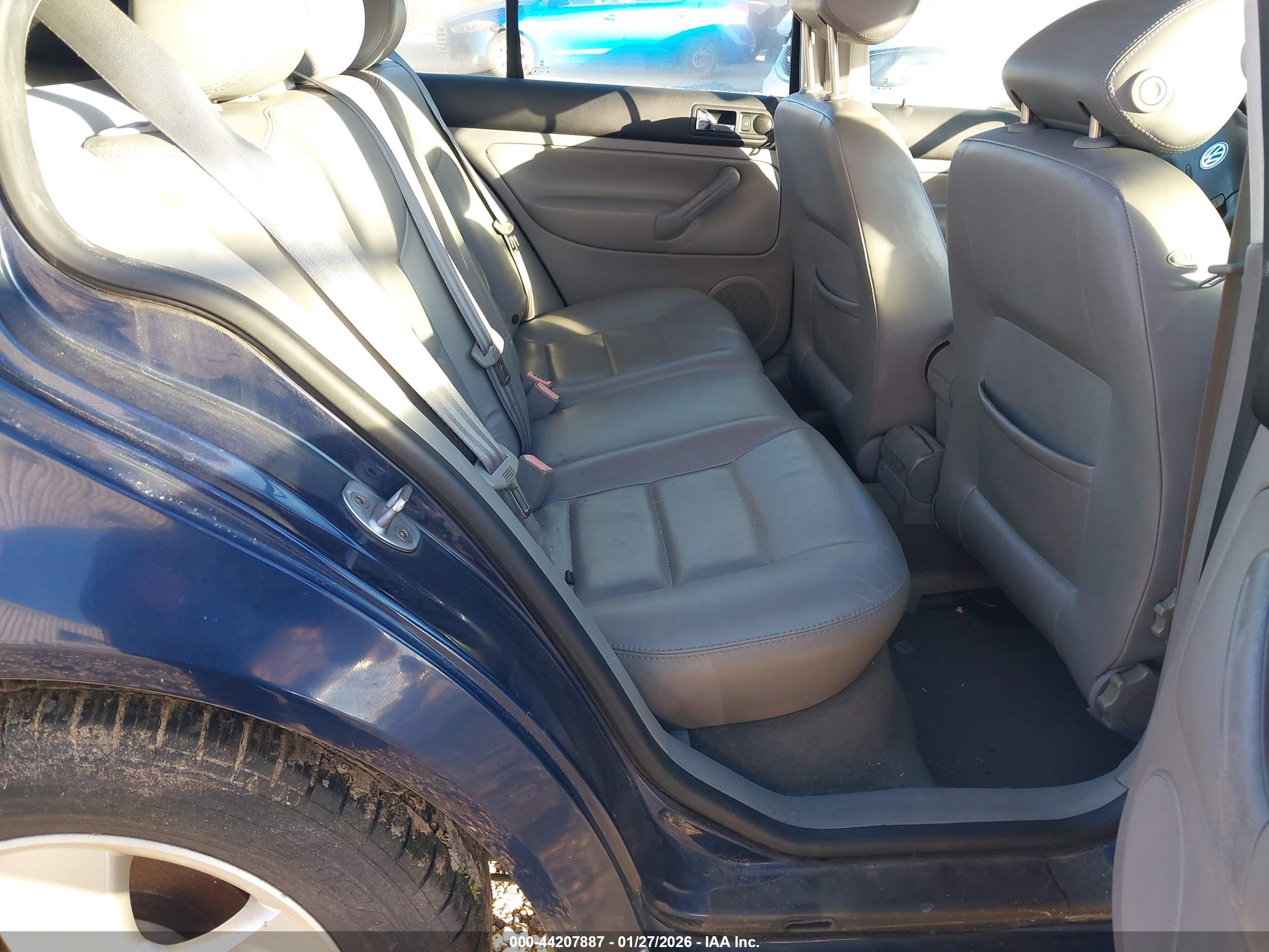 VOLKSWAGEN JETTA image 8