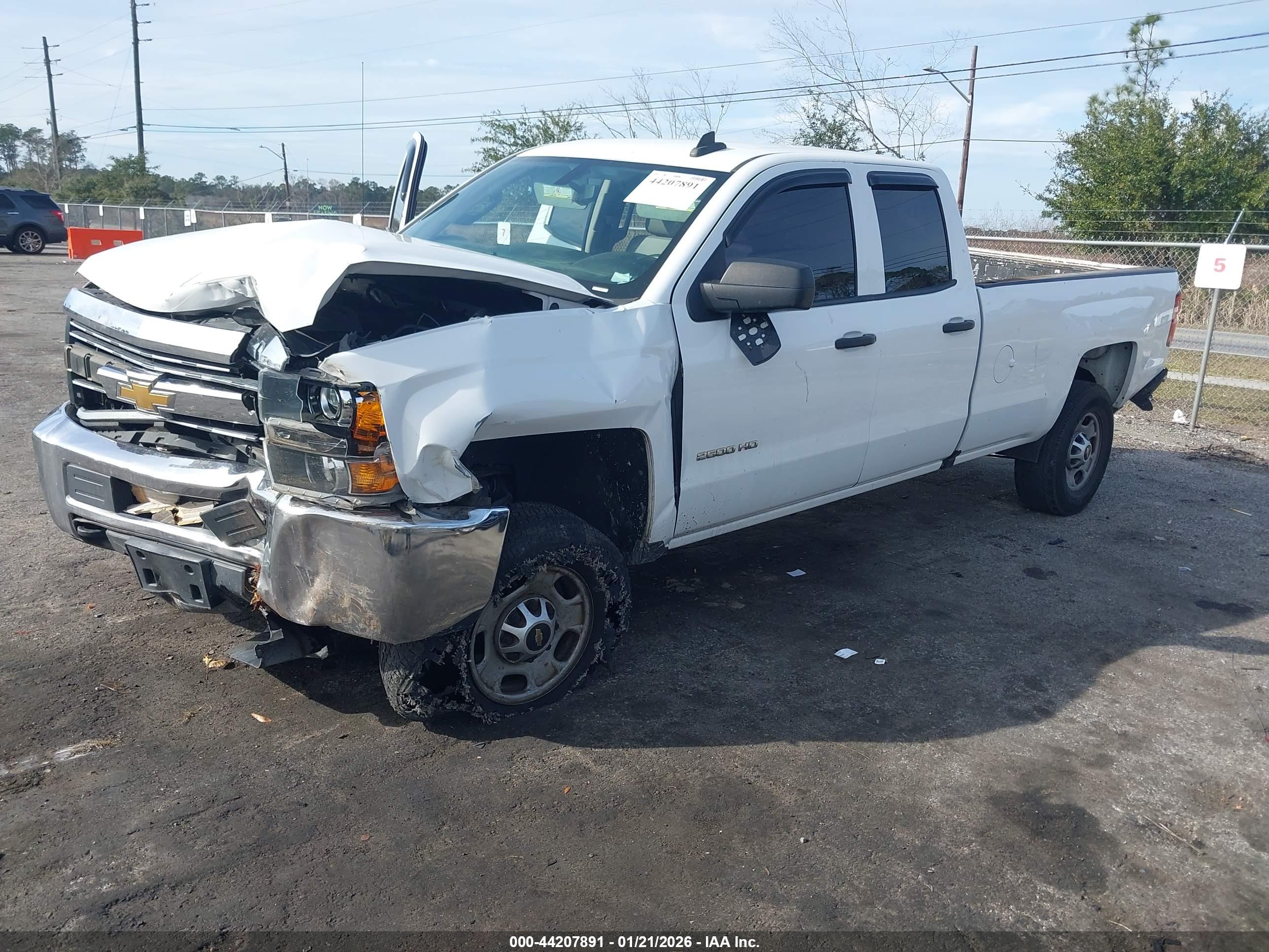 CHEVROLET SILVERADO image 2