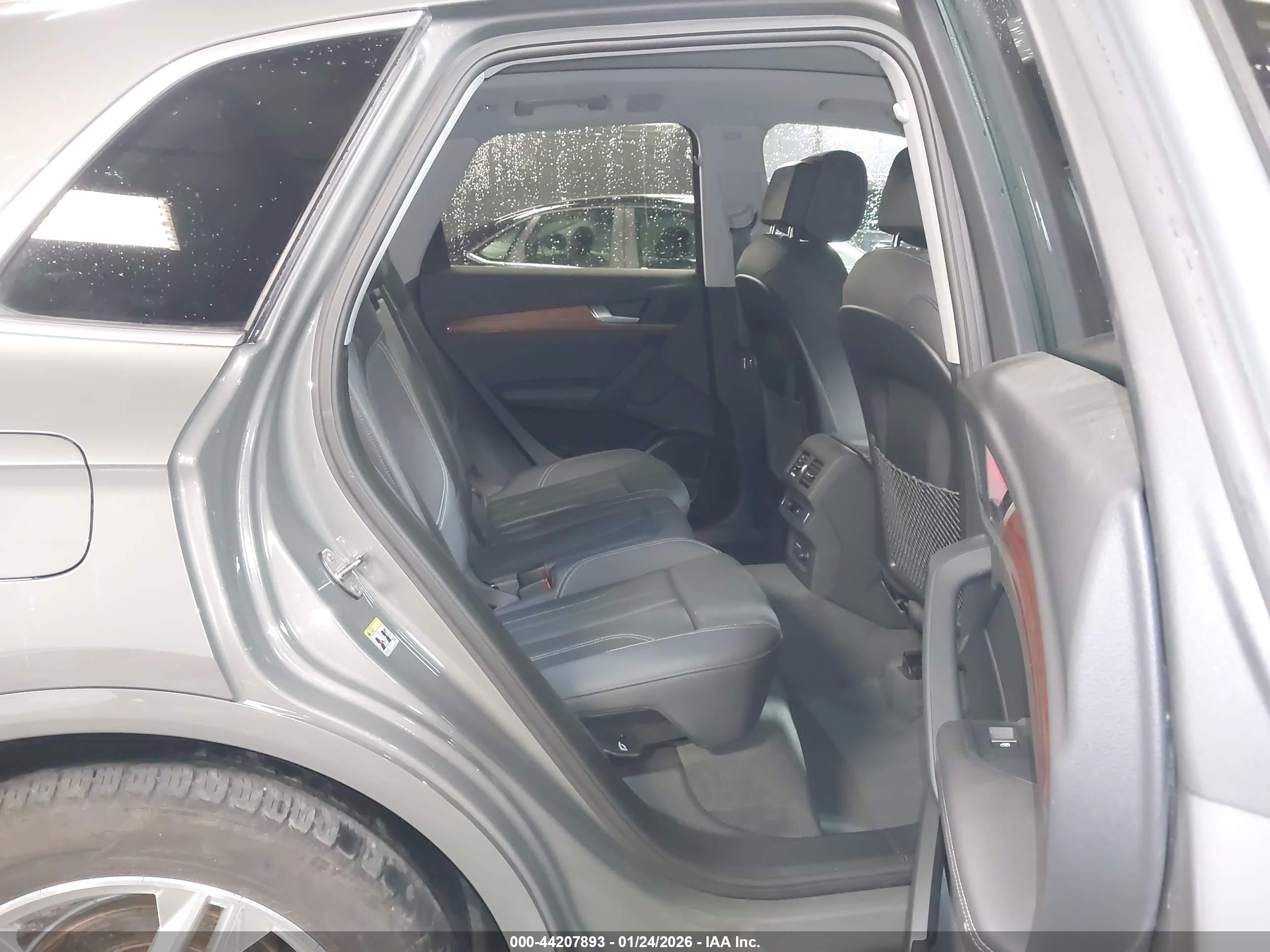 AUDI Q5 image 8