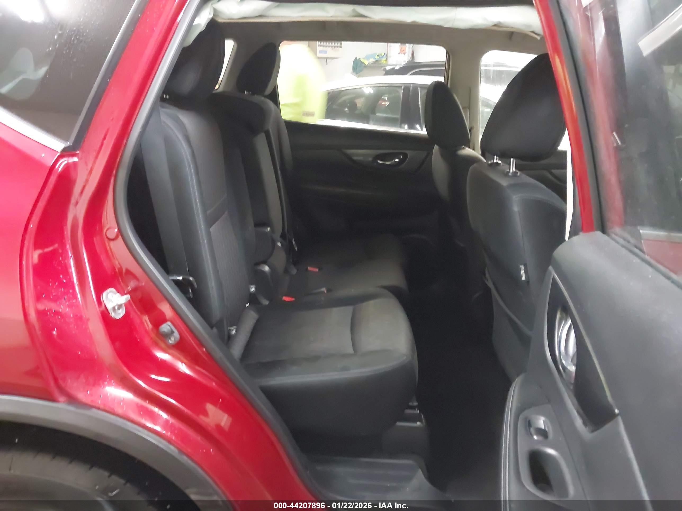 NISSAN ROGUE image 8